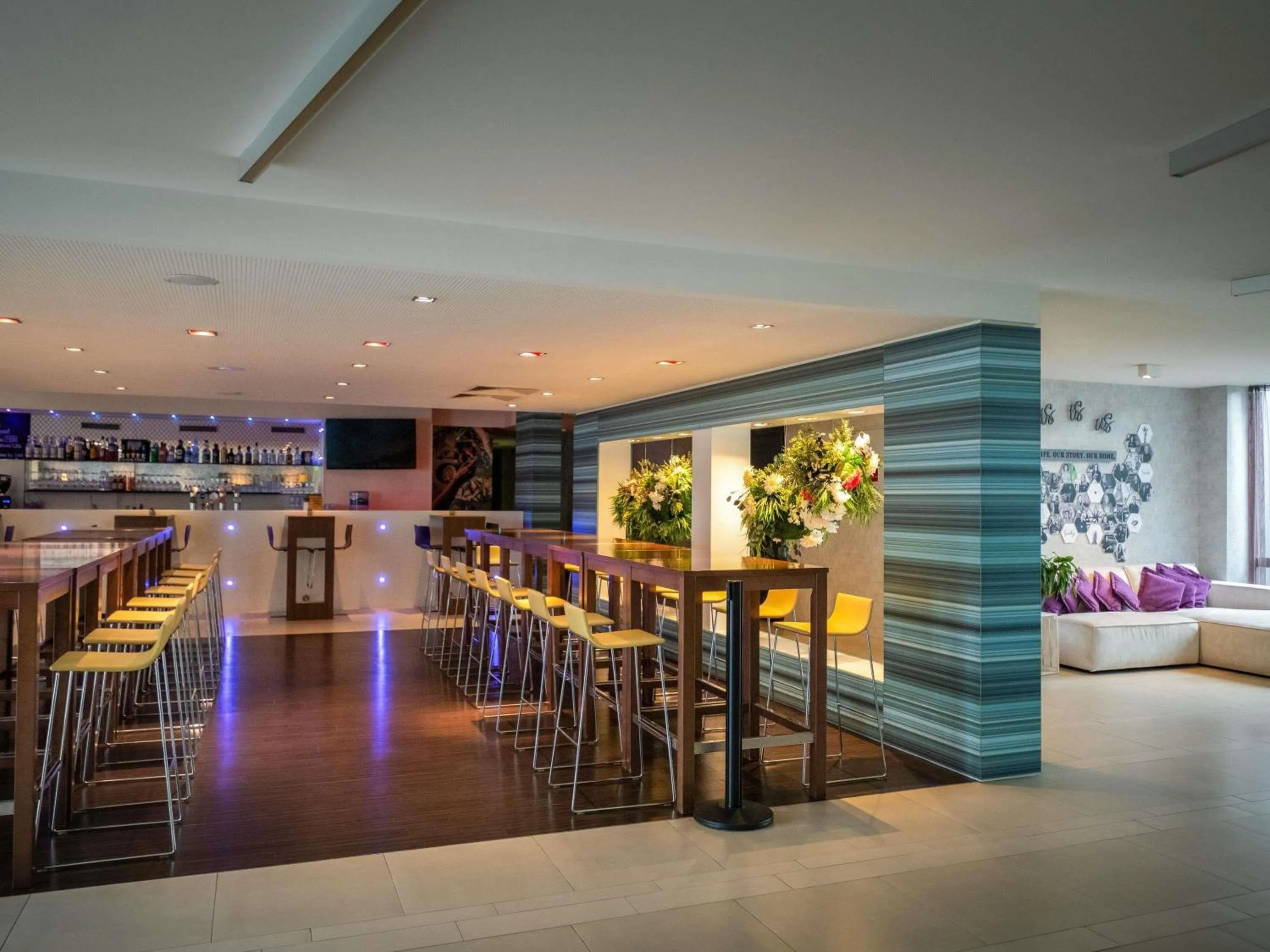 Lounge or bar in Ibis Styles Linz