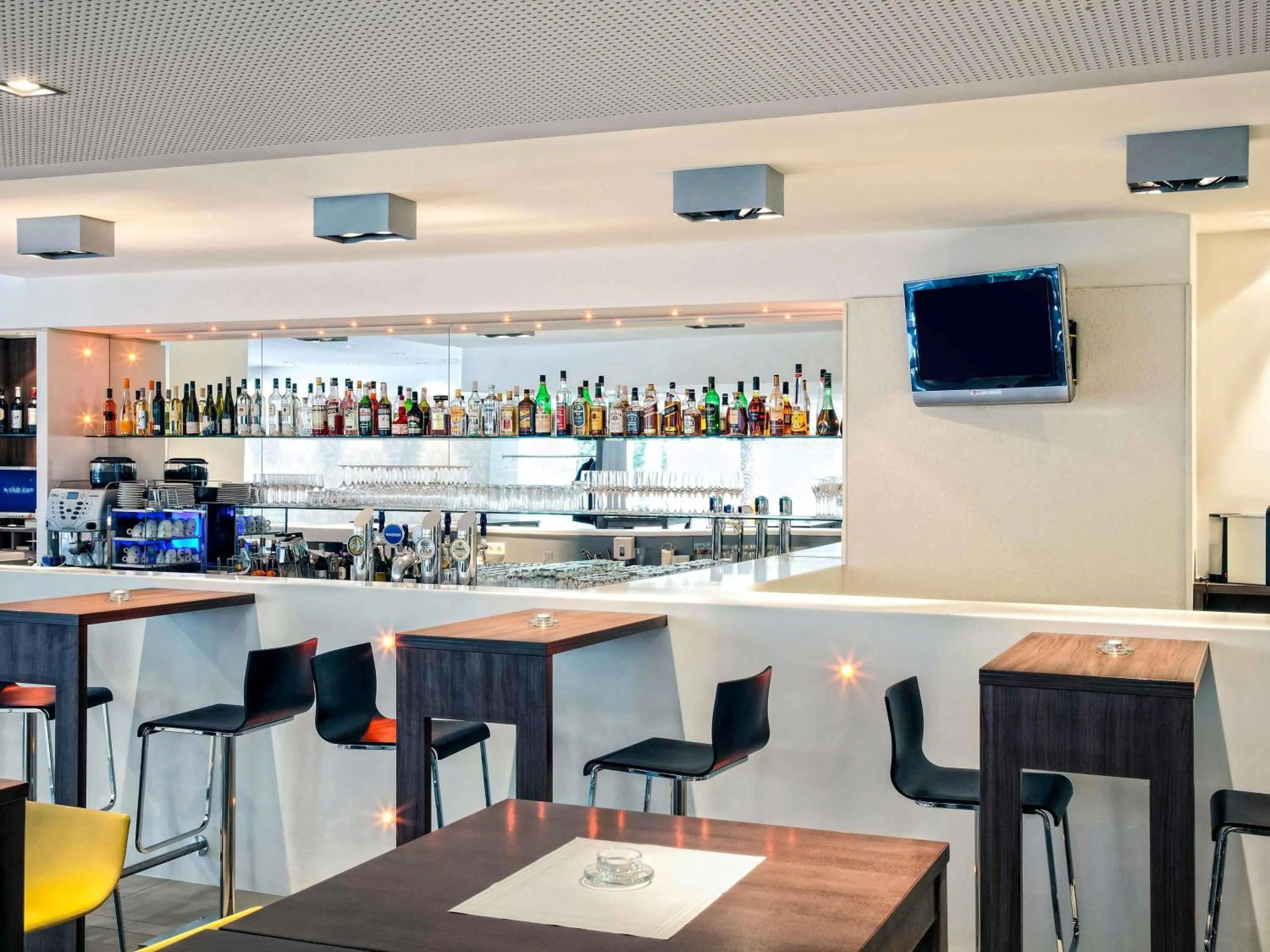 Lounge or bar in Ibis Styles Linz