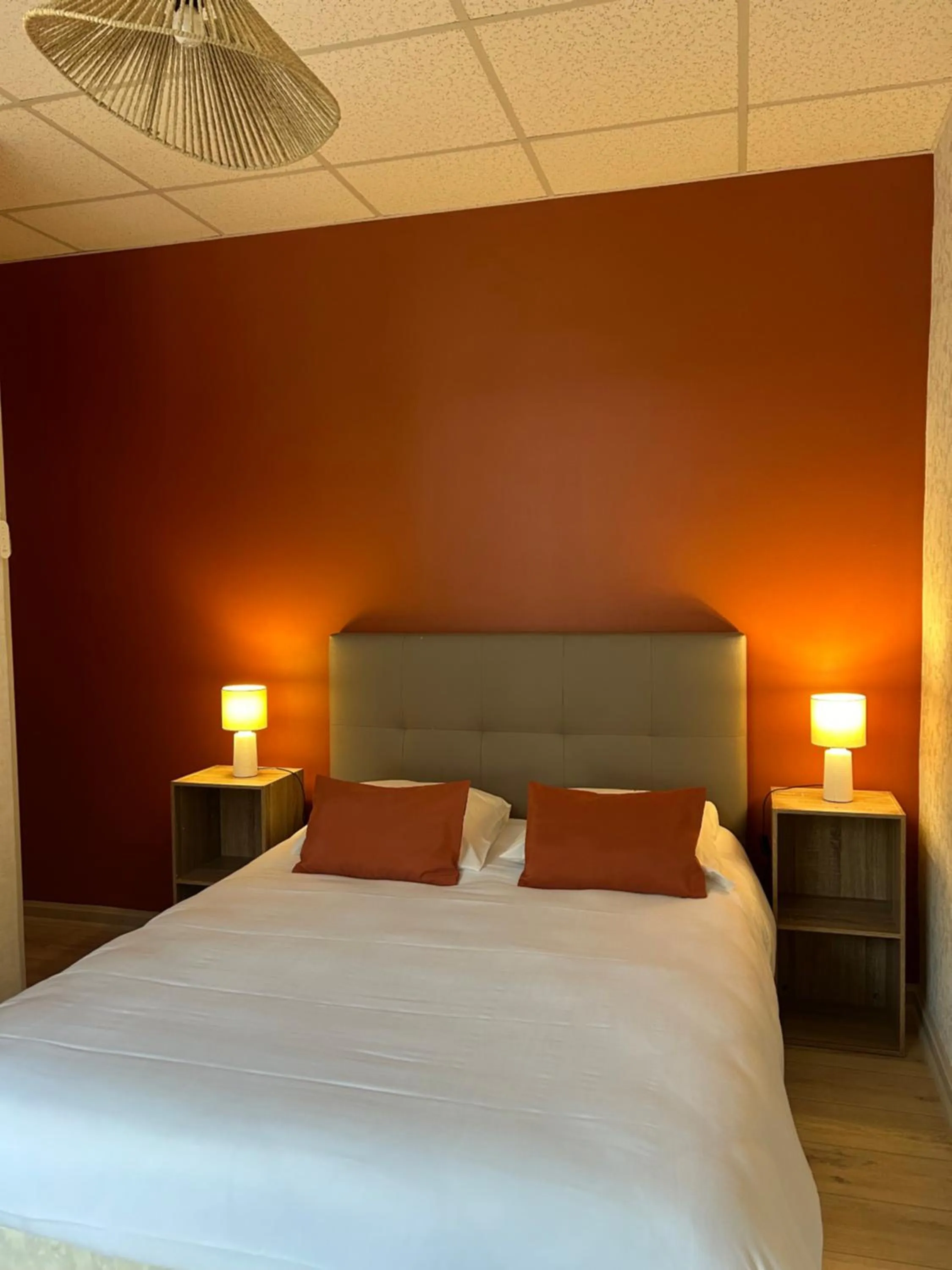 TV and multimedia, Bed in Hôtel l'Annexe