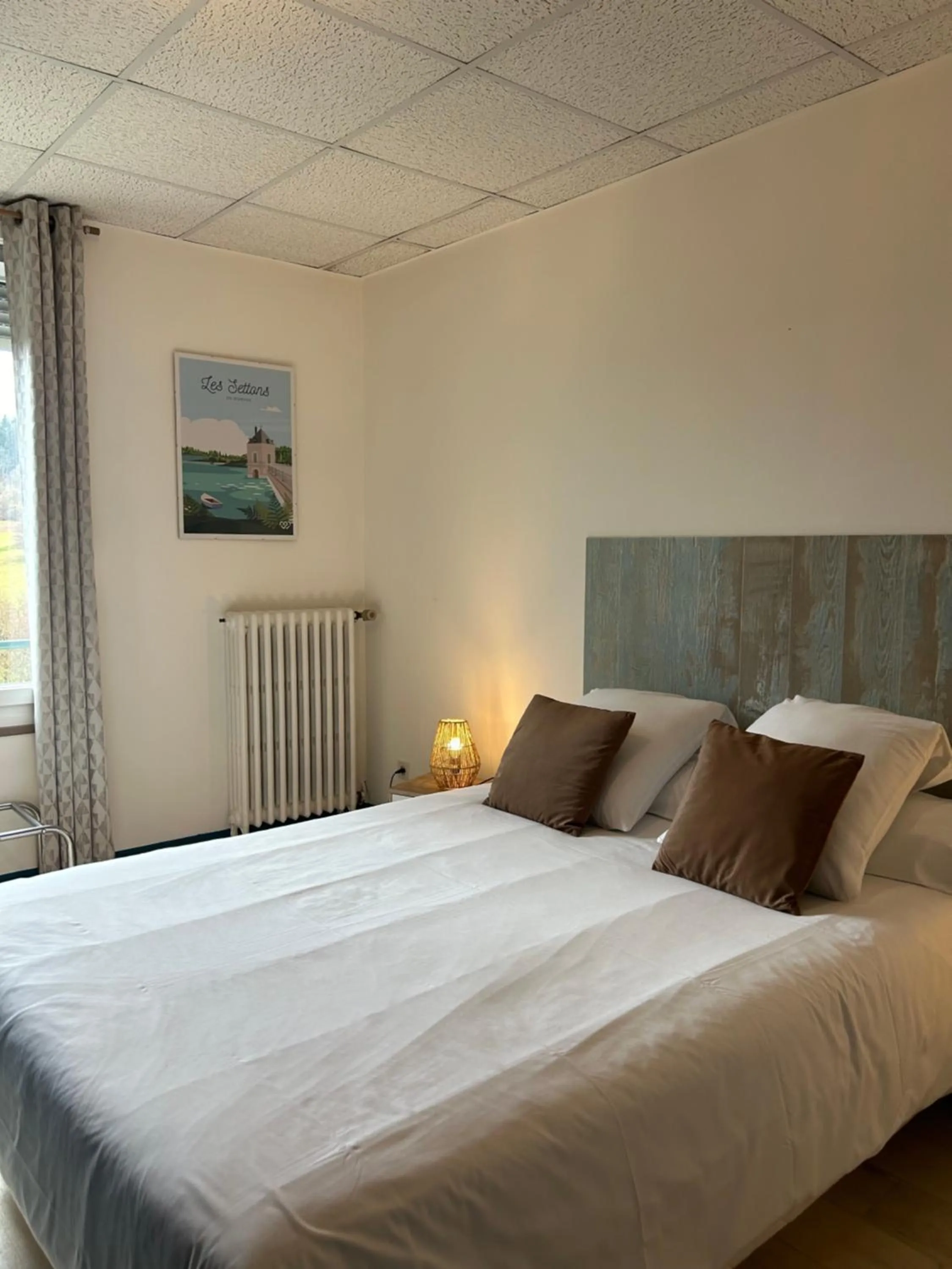 TV and multimedia, Bed in Hôtel l'Annexe