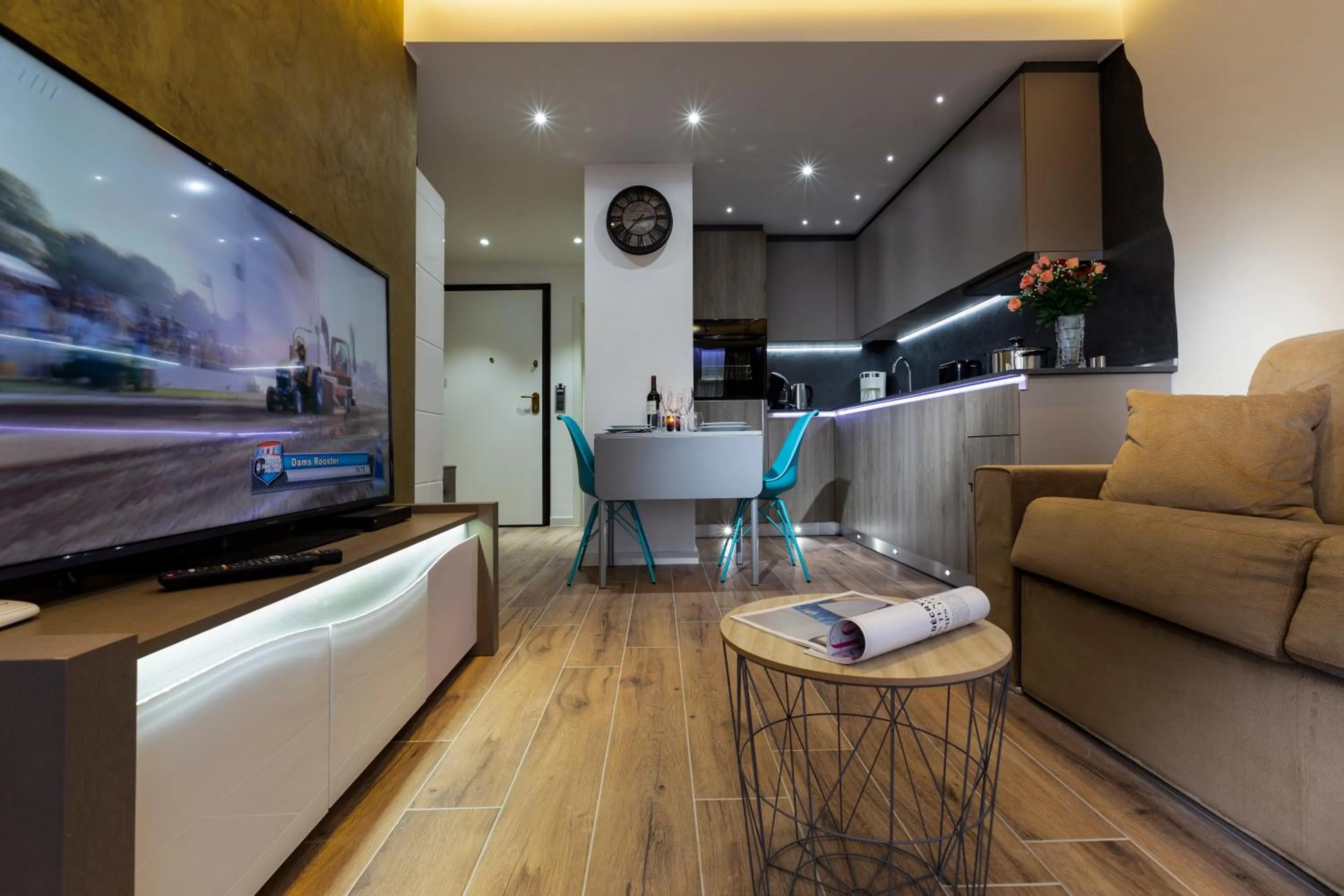 Communal lounge/ TV room in The Queen Luxury Apartments - Villa Carlotta