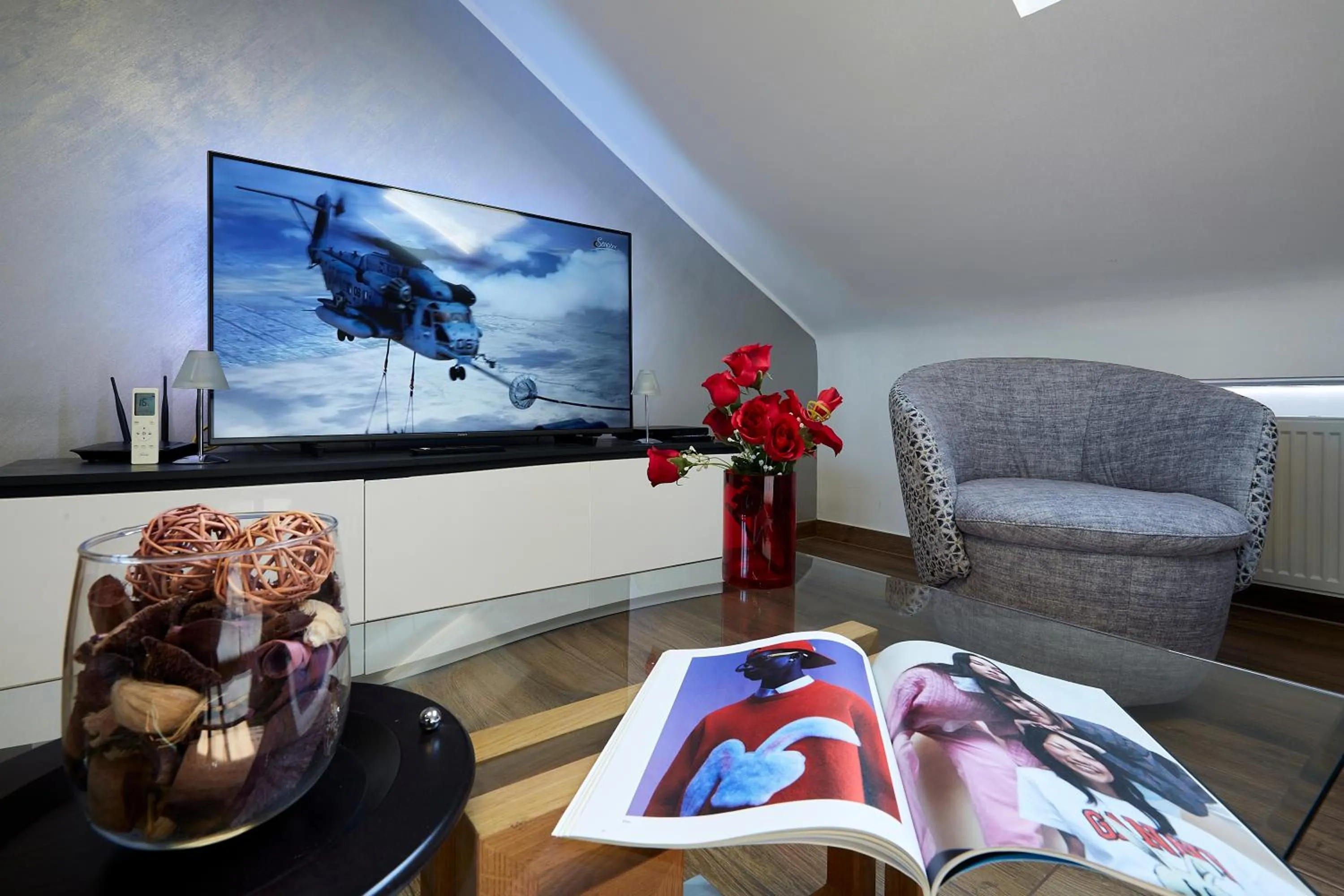 TV and multimedia in The Queen Luxury Apartments - Villa Carlotta