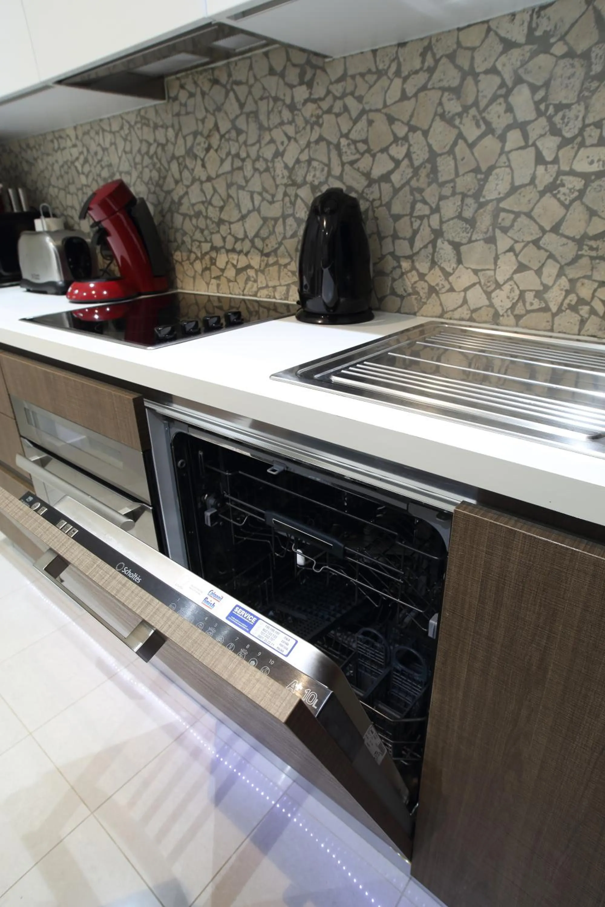 Kitchen or kitchenette in The Queen Luxury Apartments - Villa Carlotta