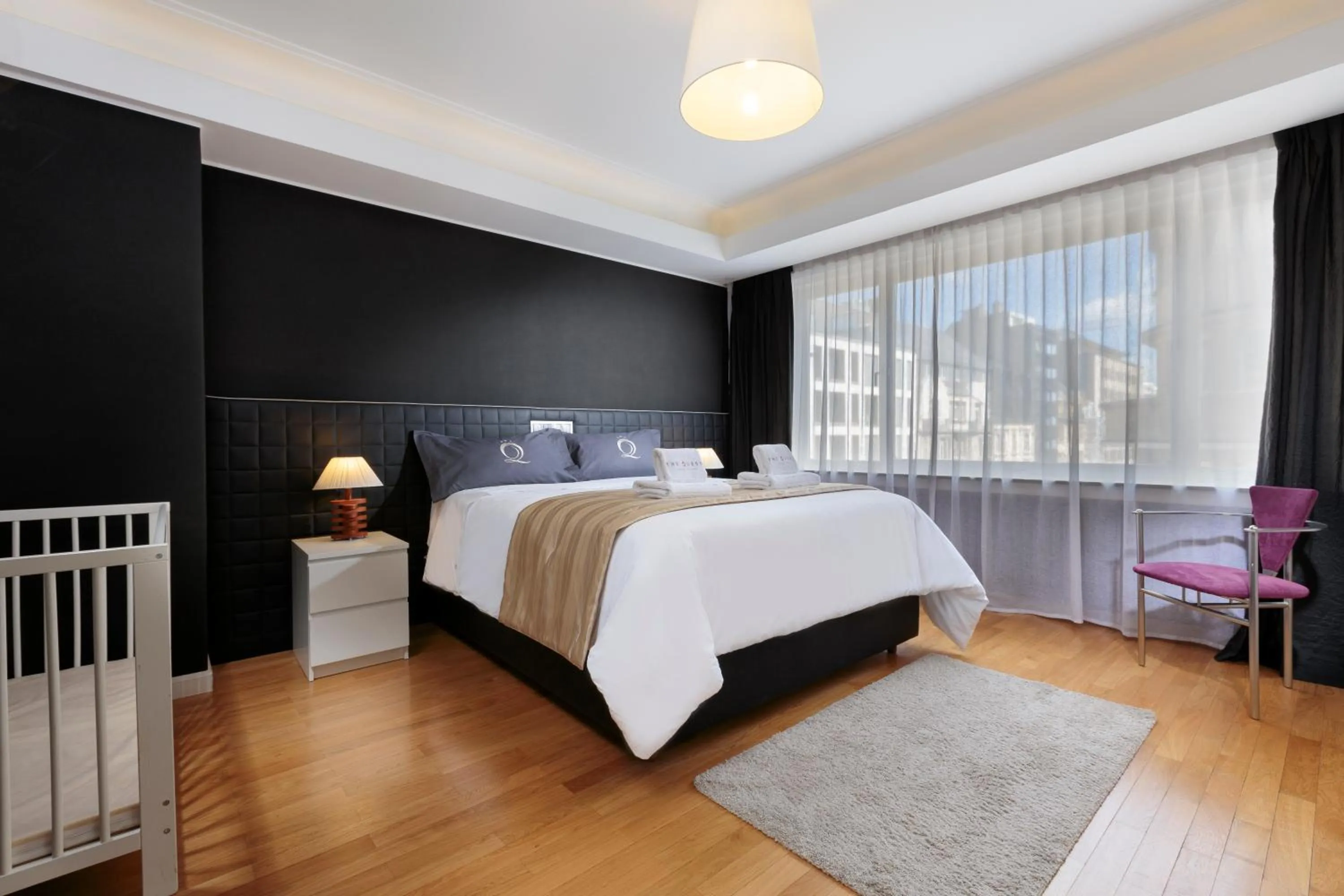 Bedroom, Bed in The Queen Luxury Apartments - Villa Carlotta