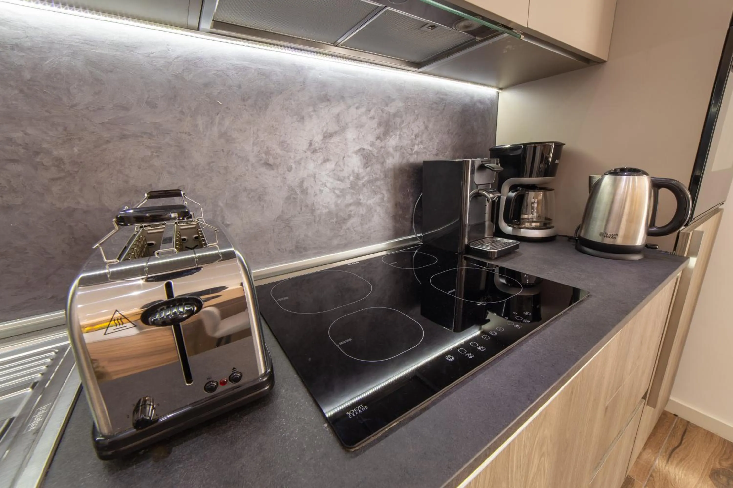 kitchen in The Queen Luxury Apartments - Villa Carlotta