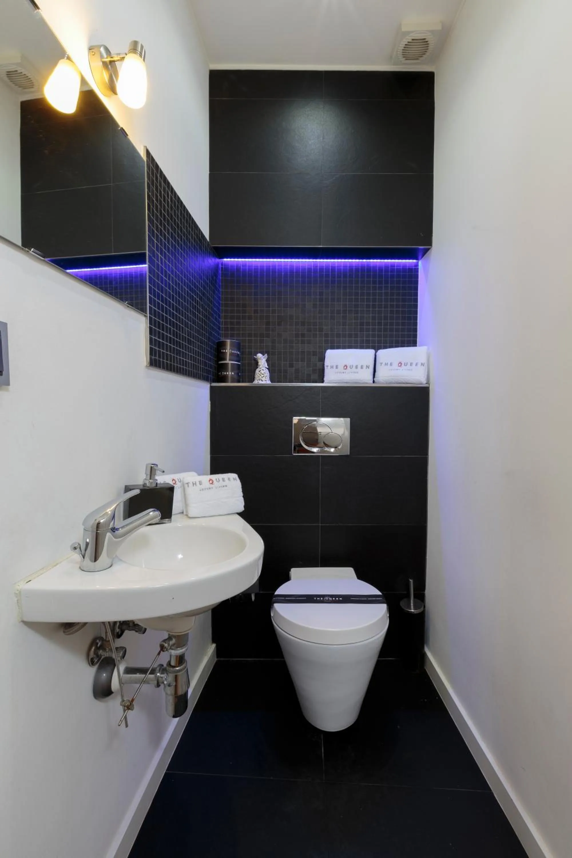 Toilet in The Queen Luxury Apartments - Villa Carlotta
