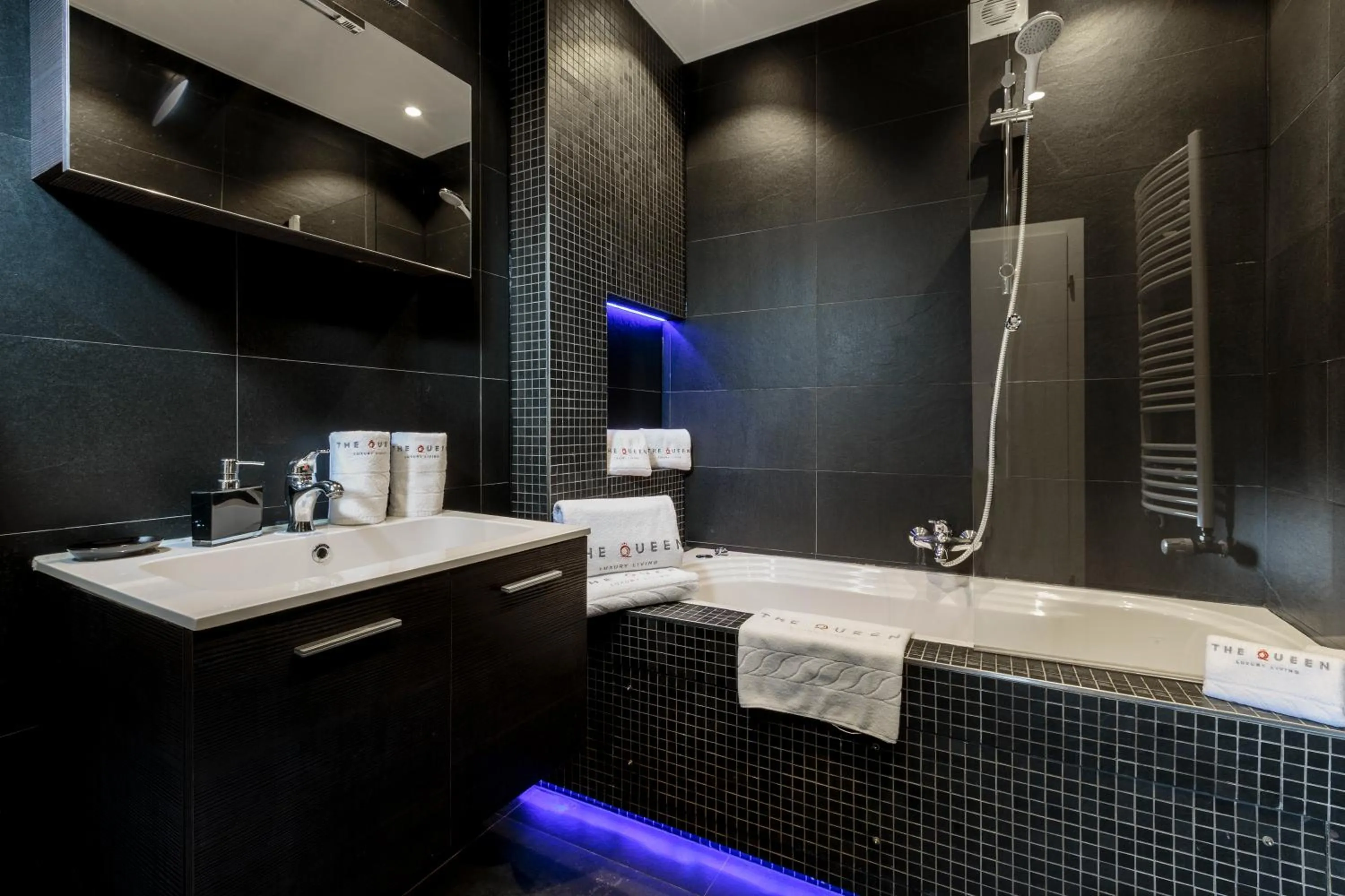 Bathroom in The Queen Luxury Apartments - Villa Carlotta