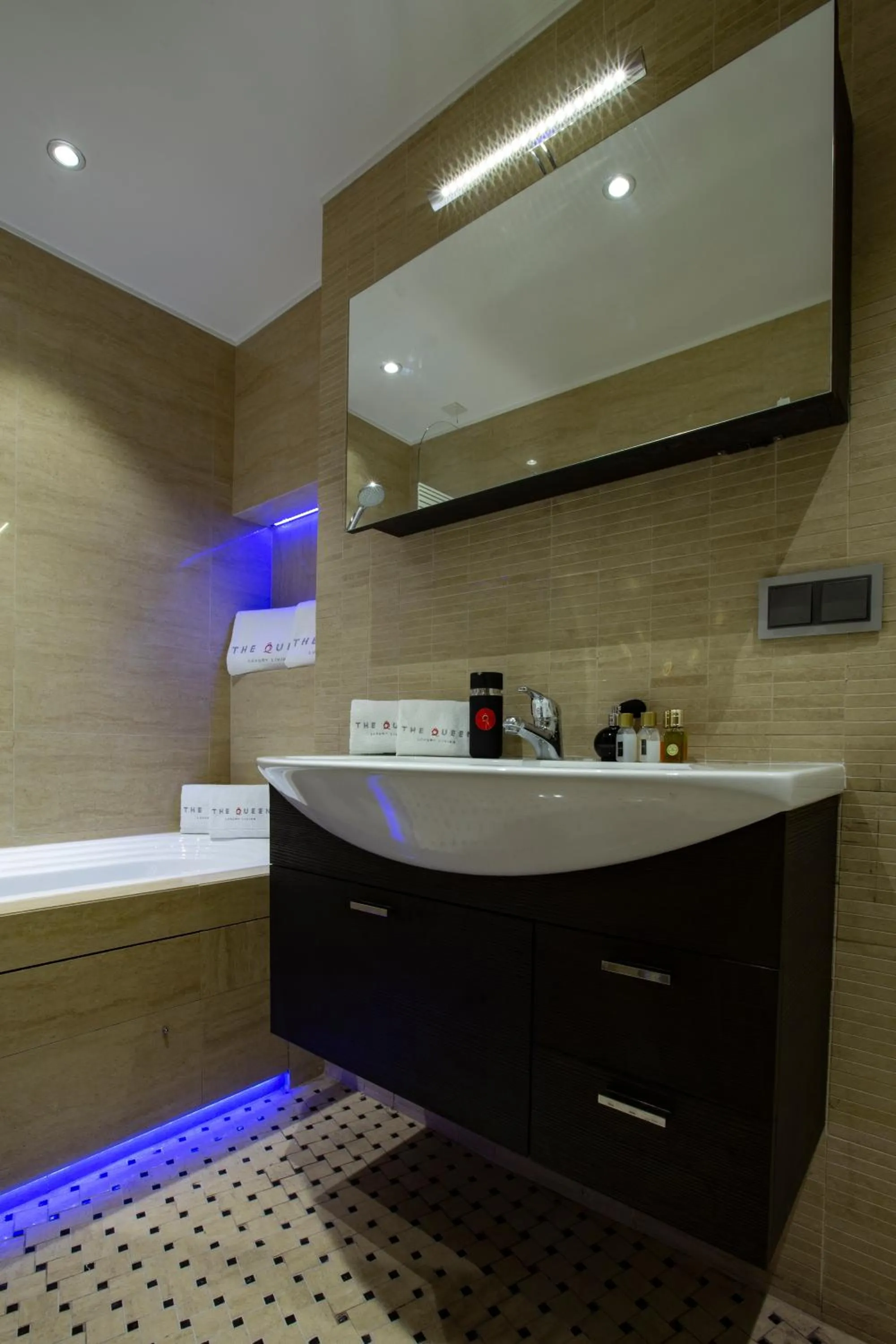 Bathroom in The Queen Luxury Apartments - Villa Carlotta
