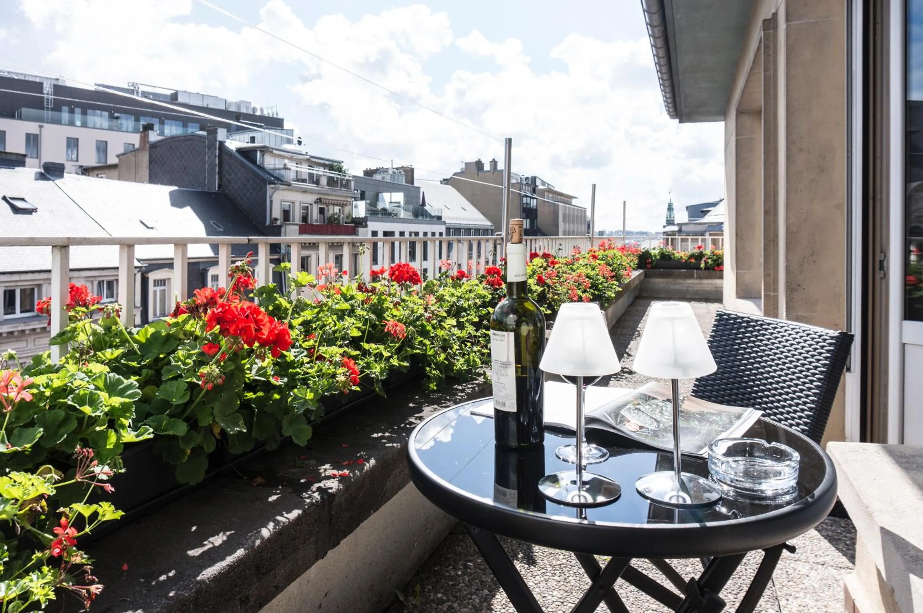 Balcony/Terrace in The Queen Luxury Apartments - Villa Carlotta