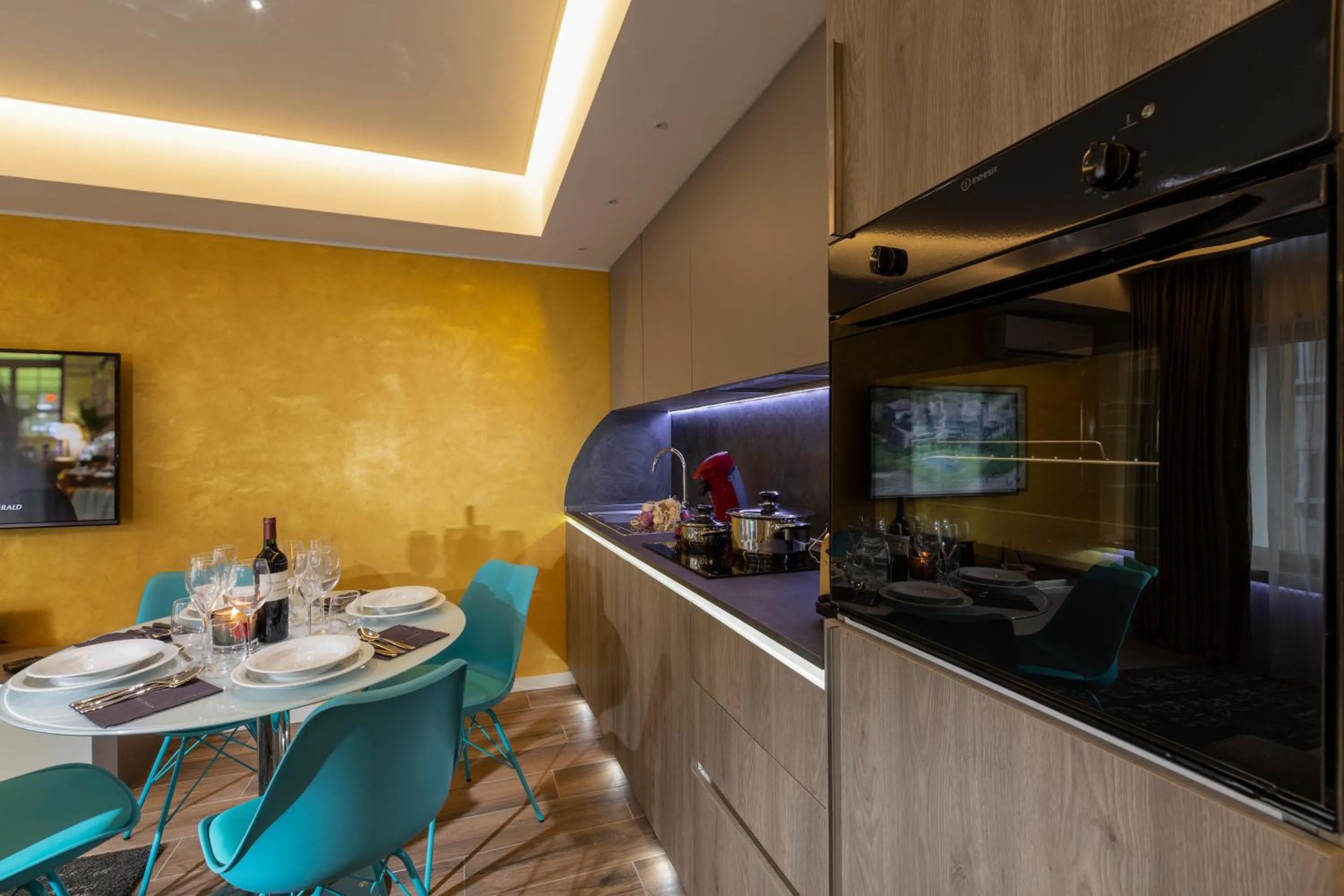 Kitchen or kitchenette in The Queen Luxury Apartments - Villa Carlotta