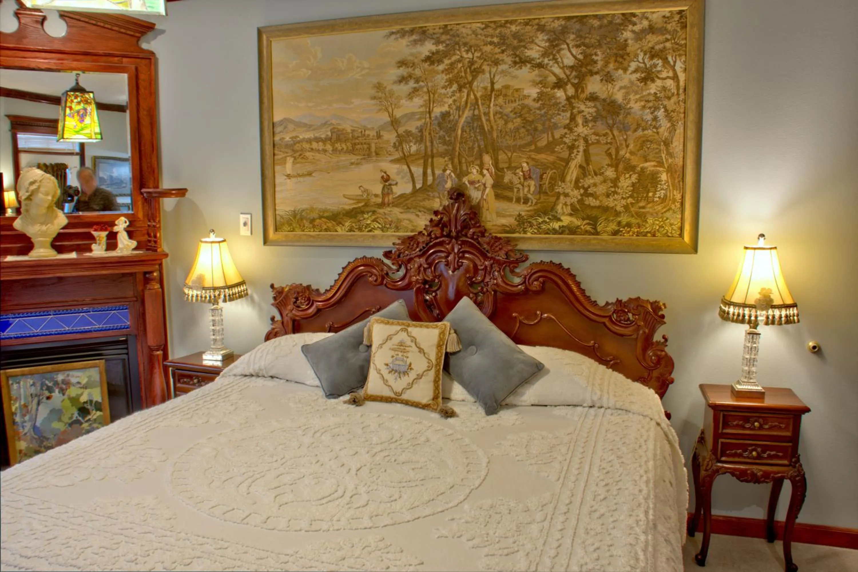 flat iron, Bed in Big Yellow Inn