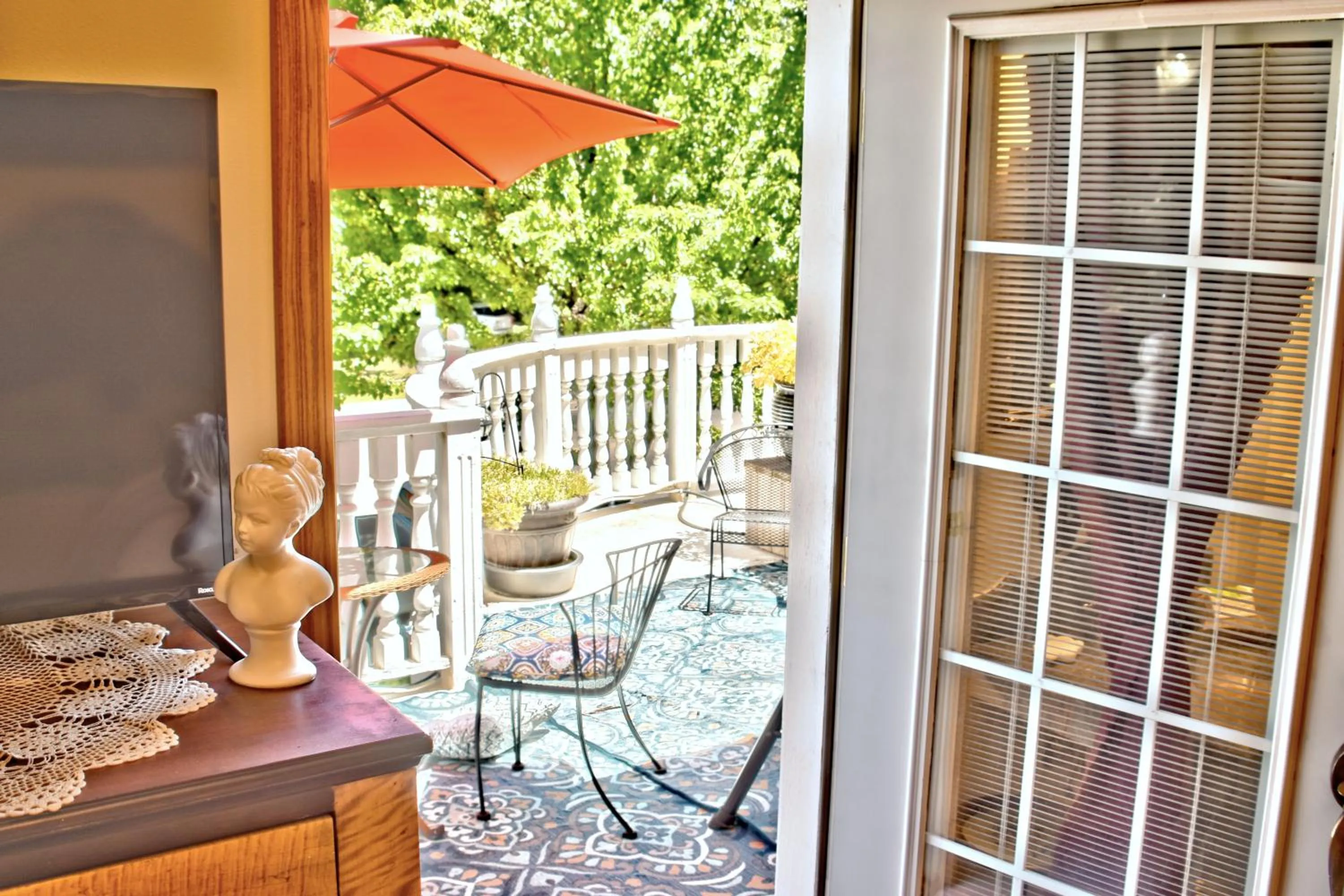 Balcony/Terrace in Big Yellow Inn