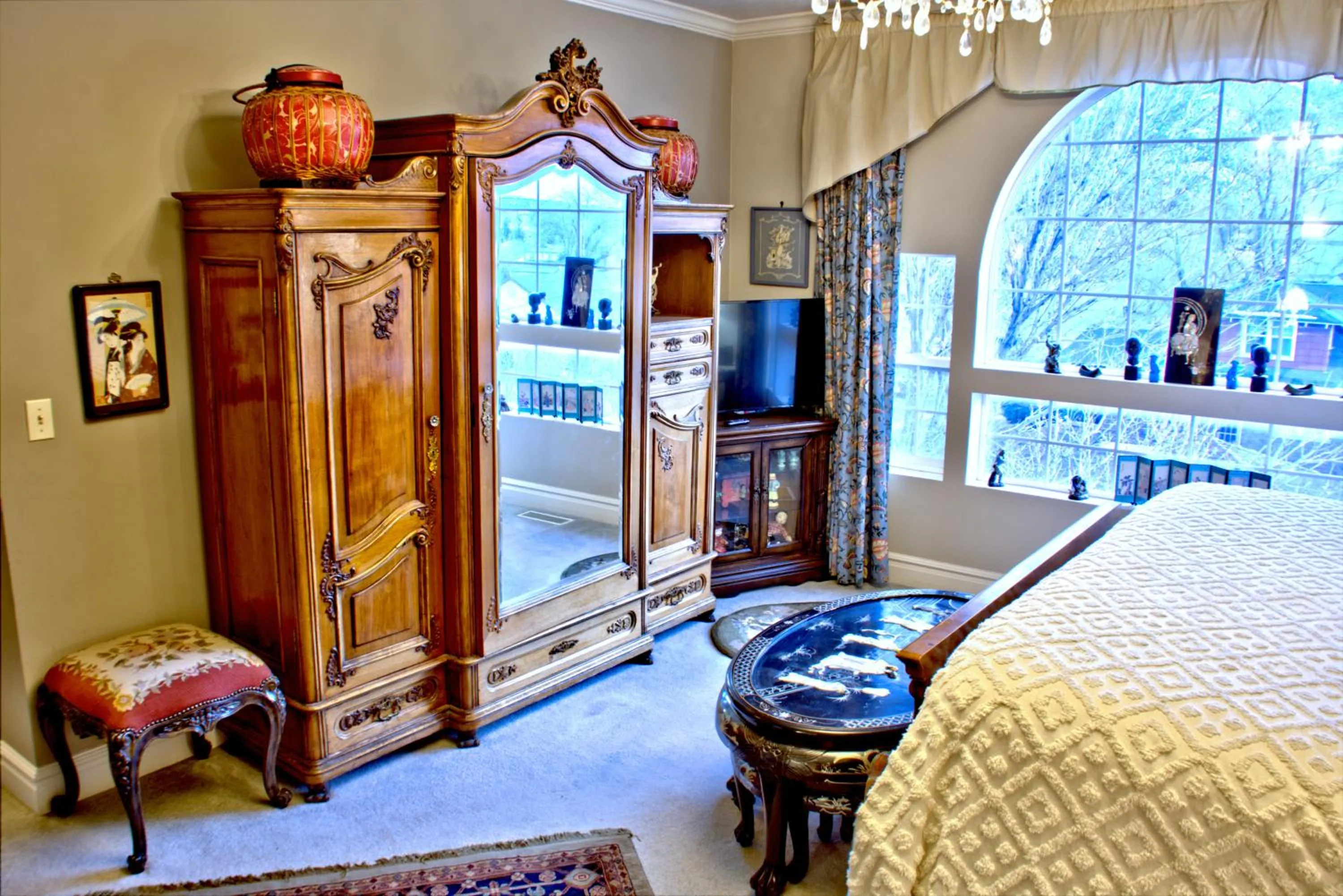 Bed in Big Yellow Inn