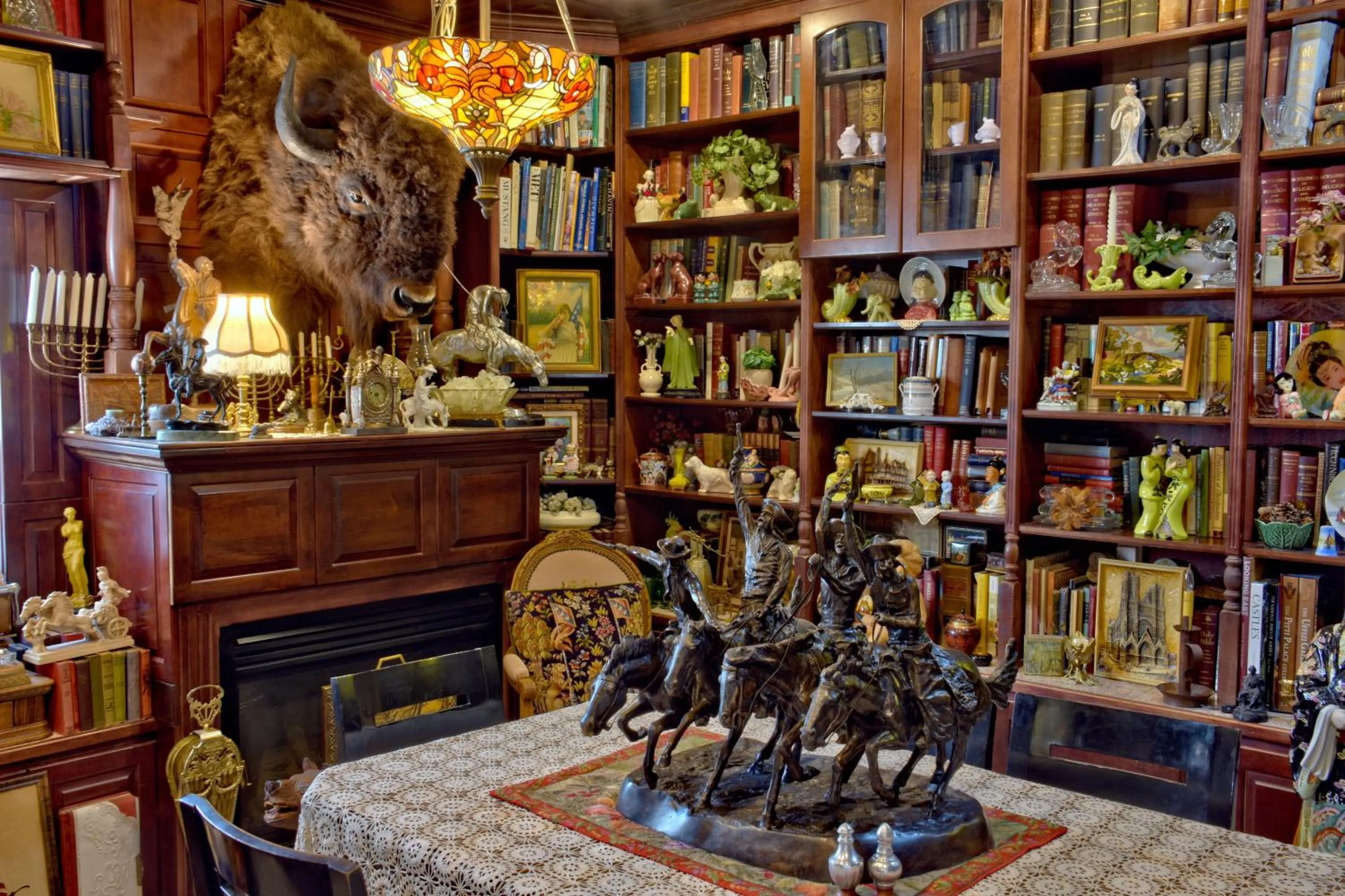 Library in Big Yellow Inn