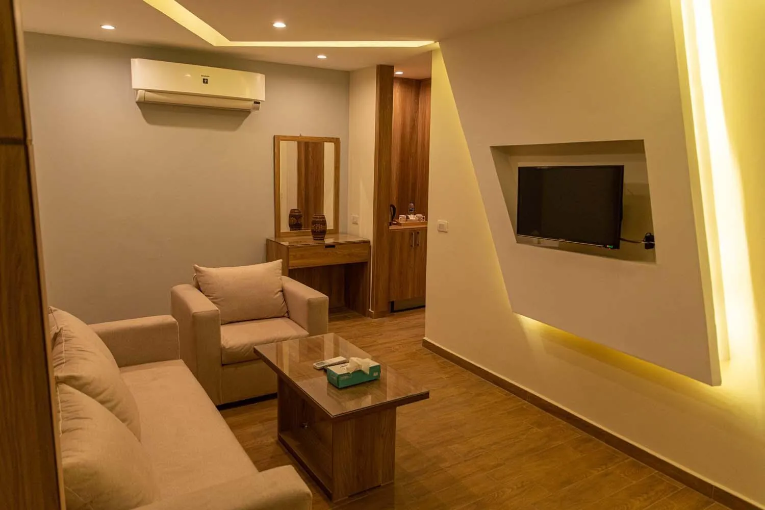 Nine Pyramids View Hotel