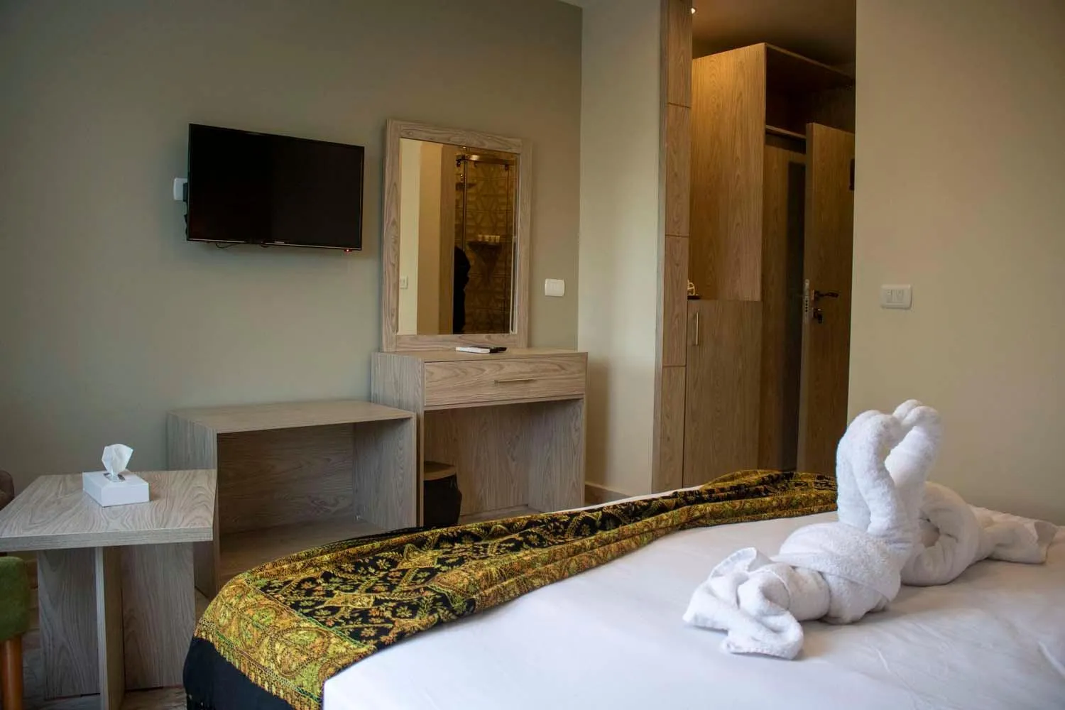 Bed in Nine Pyramids View Hotel