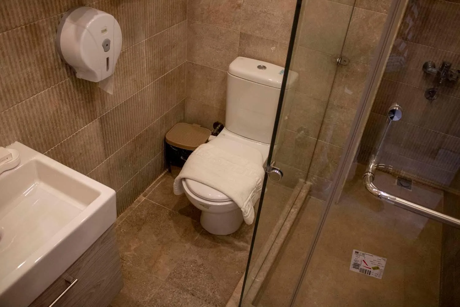 Nine Pyramids View Hotel