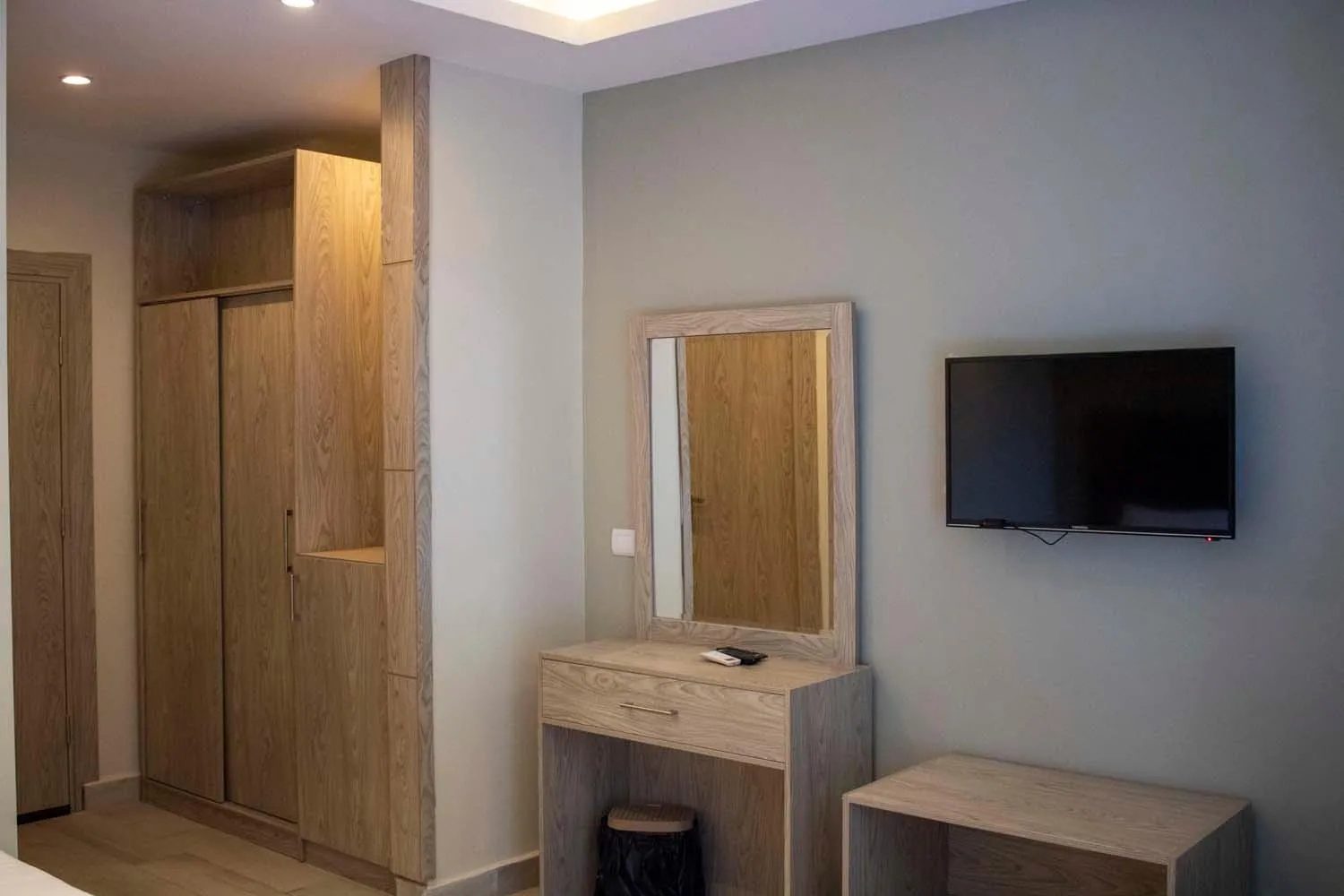 Nine Pyramids View Hotel