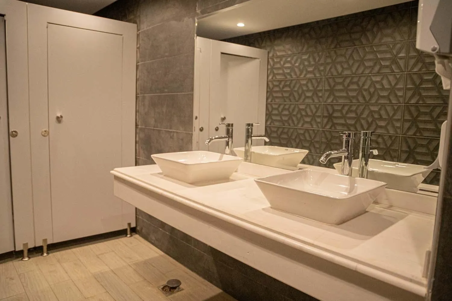 Nine Pyramids View Hotel