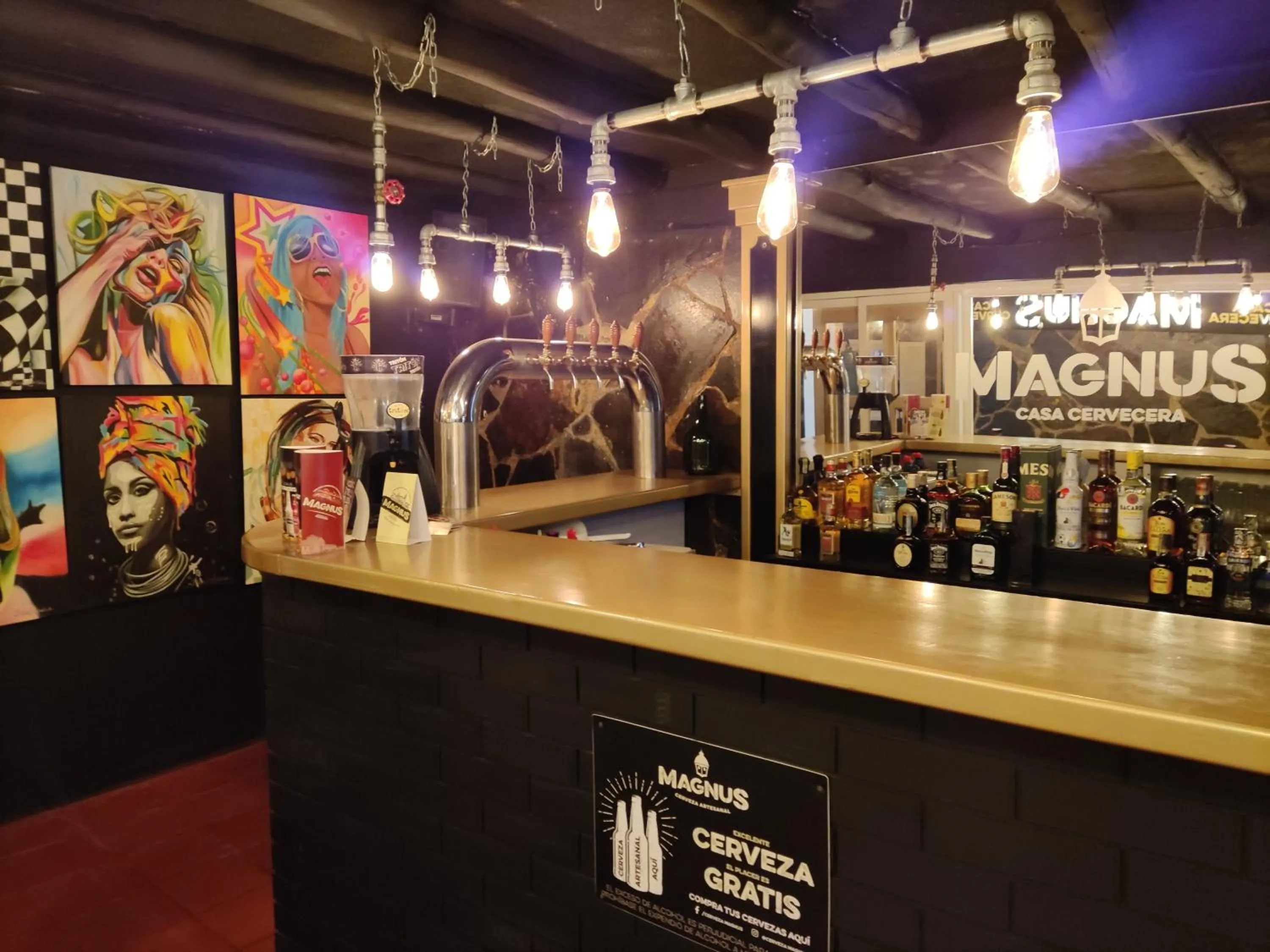 Nightclub / DJ in Laureles de la Villa