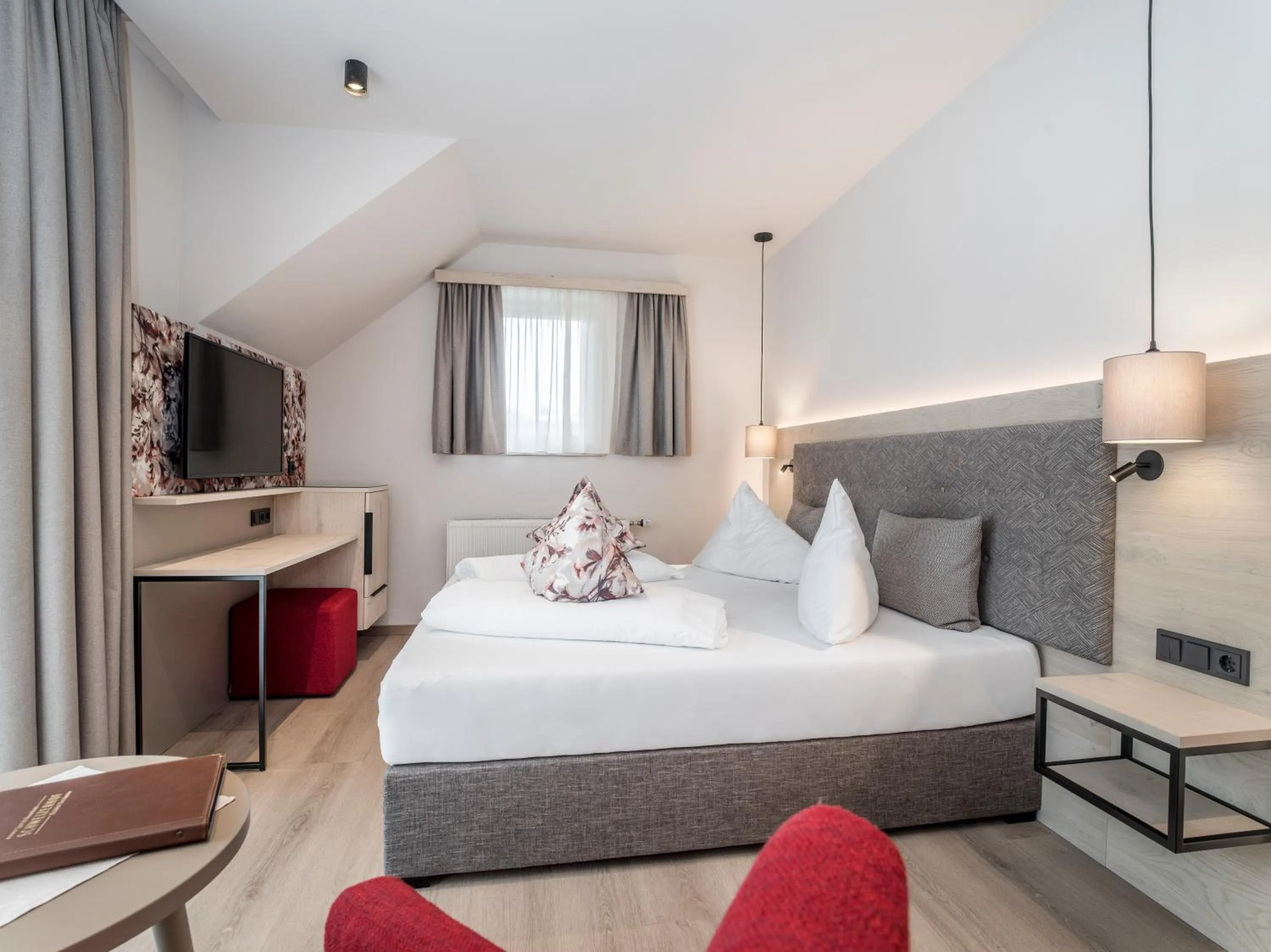 Photo of the whole room, Bed in Aktivhotel Schweizerhof Kitzbühel