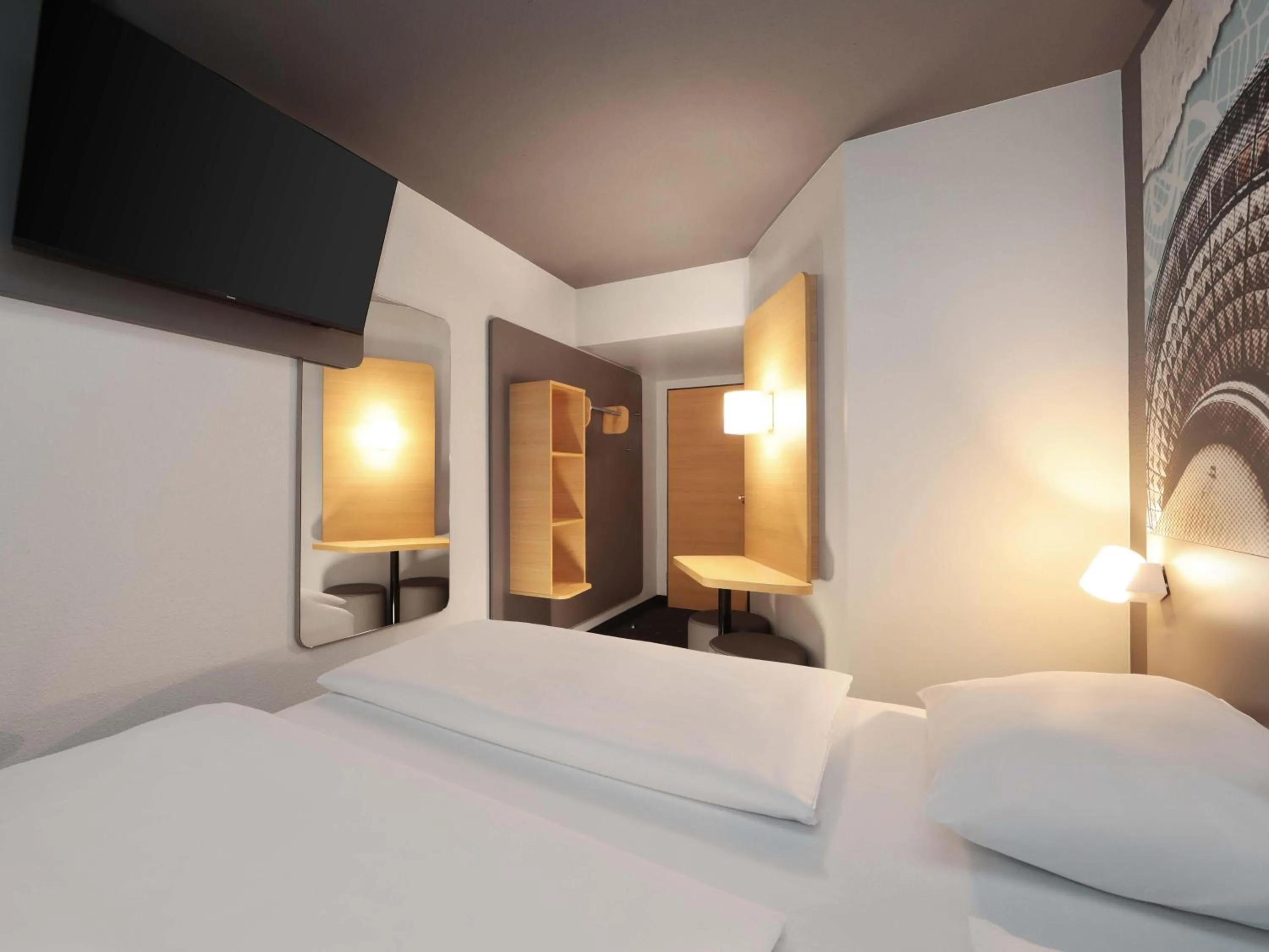 Photo of the whole room, Bed in B&B HOTEL Berlin Genshagen-Nord