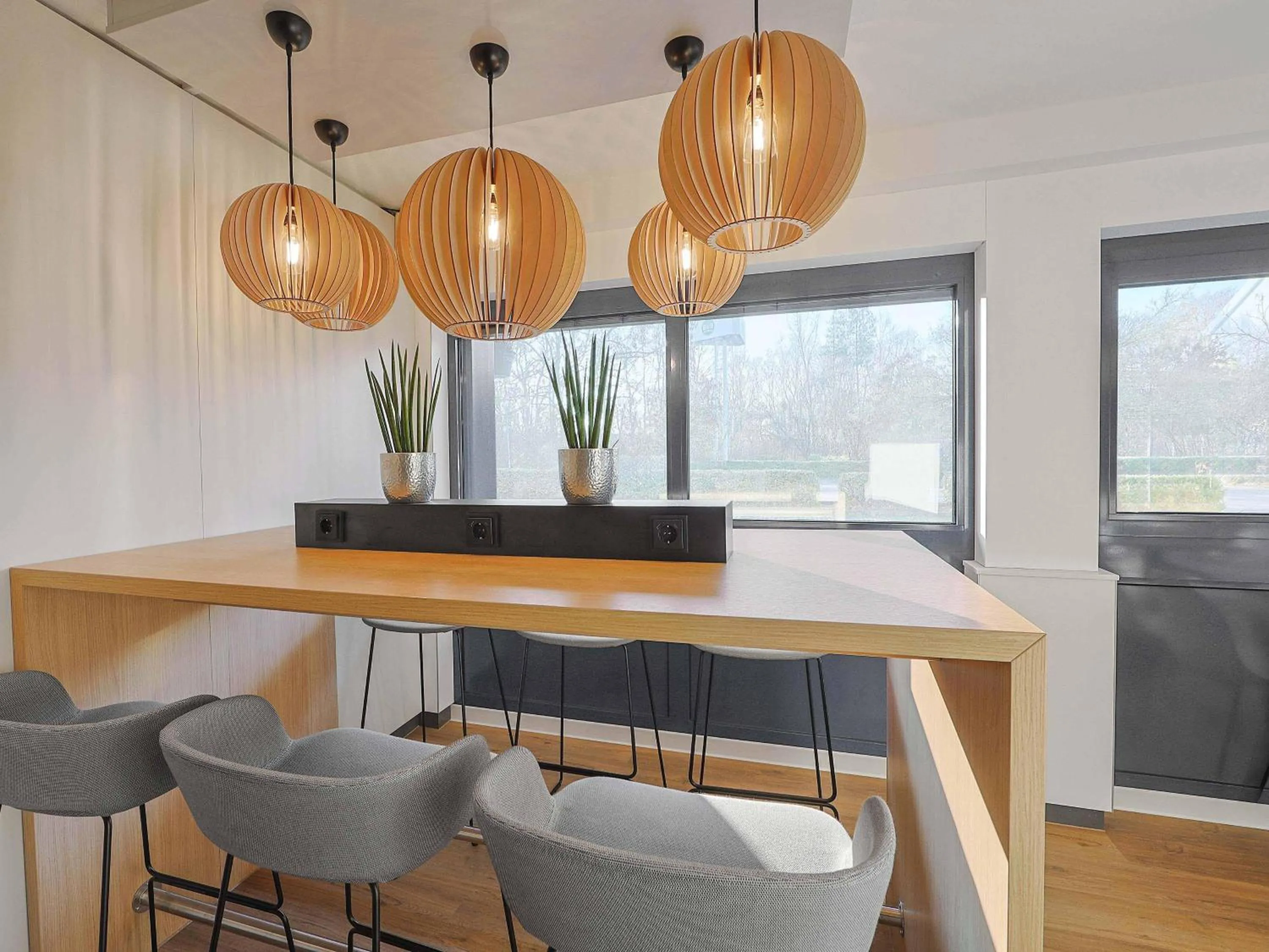 Lounge or bar in B&B HOTEL Berlin Genshagen-Nord