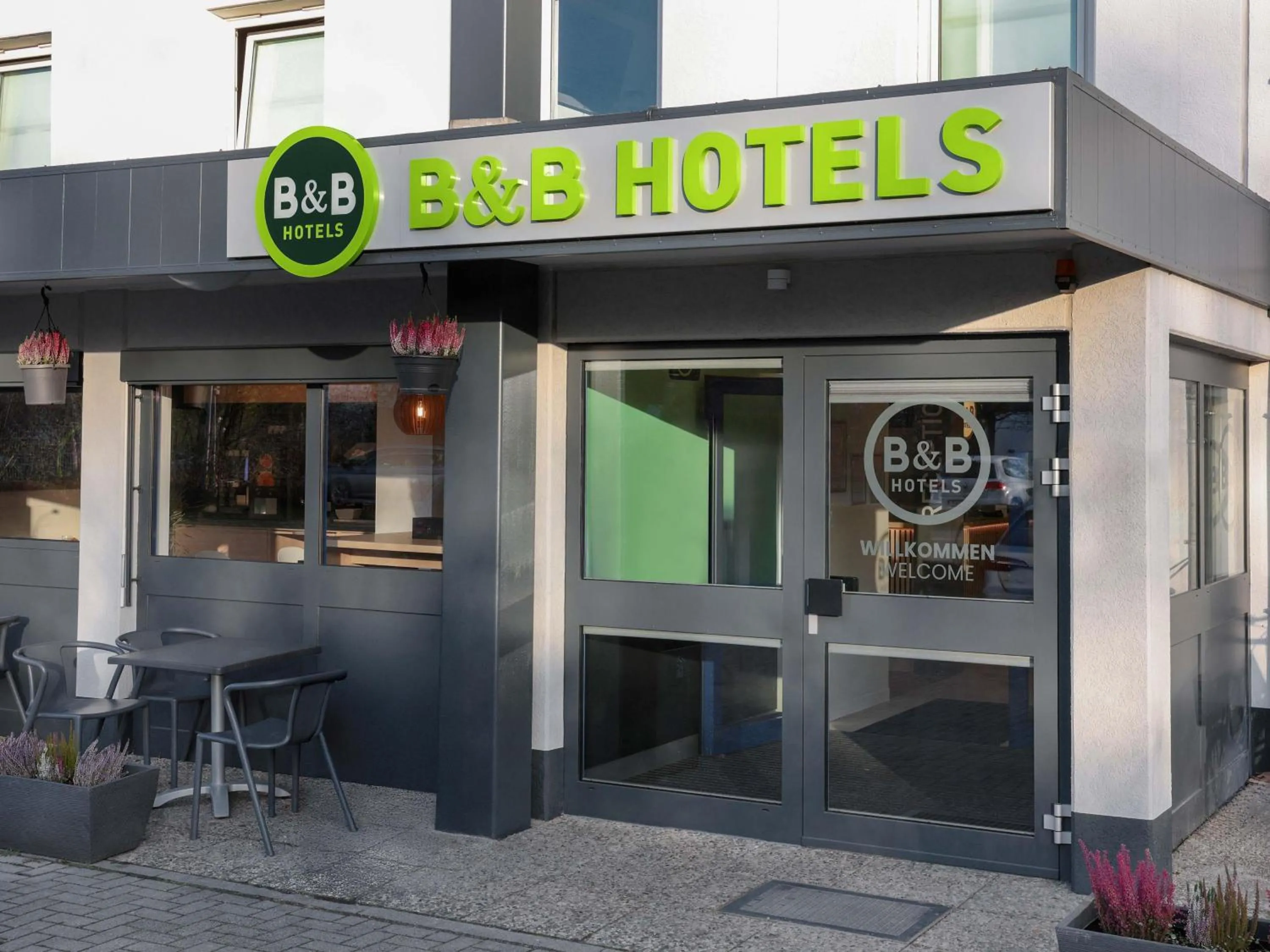 Property building in B&B HOTEL Berlin Genshagen-Nord