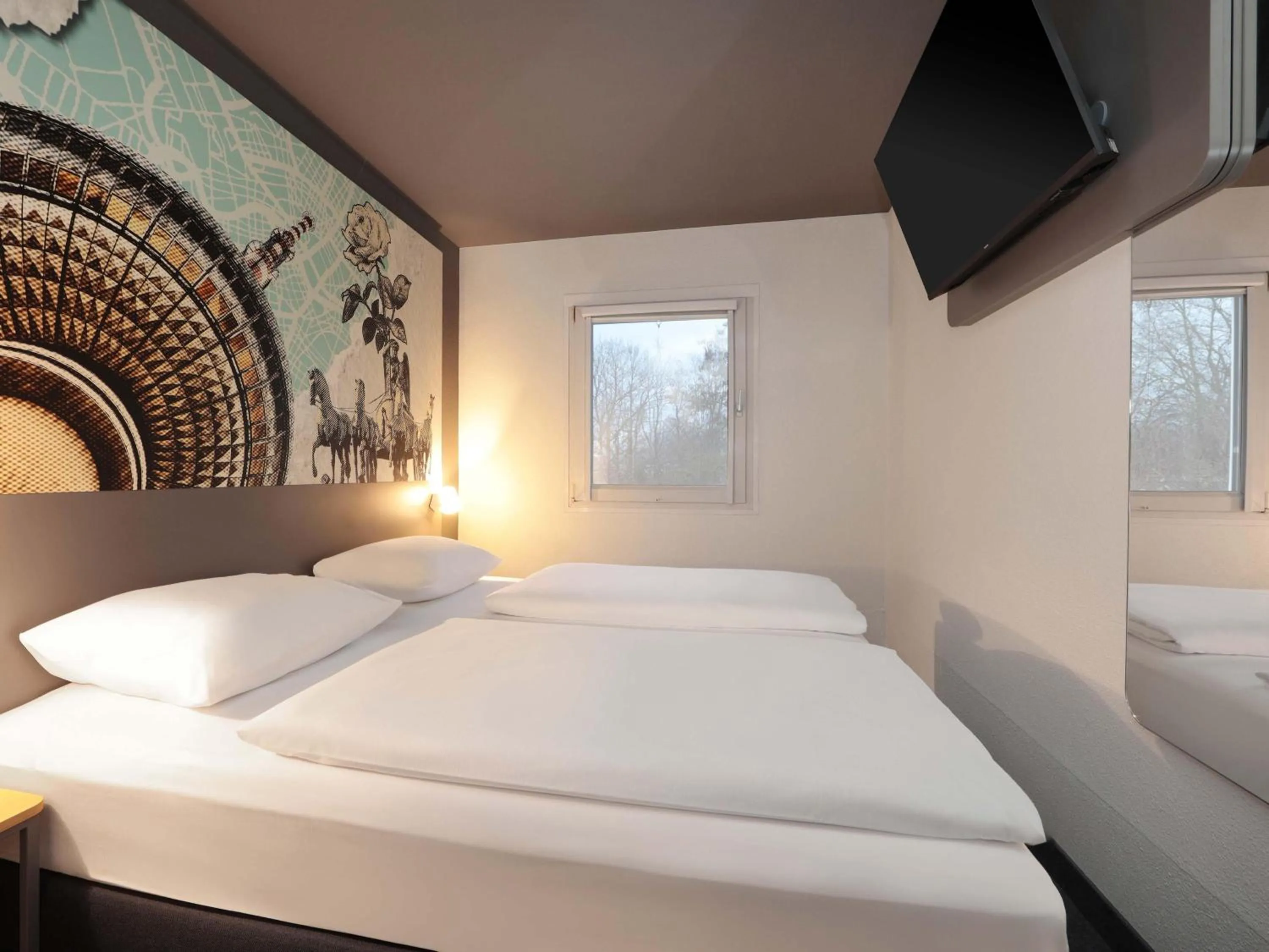 Photo of the whole room, Bed in B&B HOTEL Berlin Genshagen-Nord