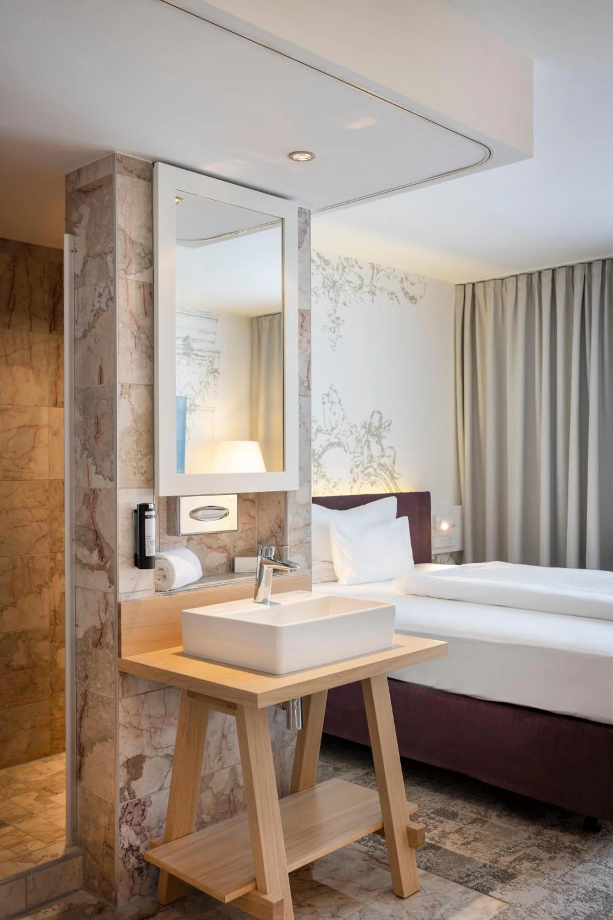 Shower, Bed in ARCOTEL Kaiserwasser Wien