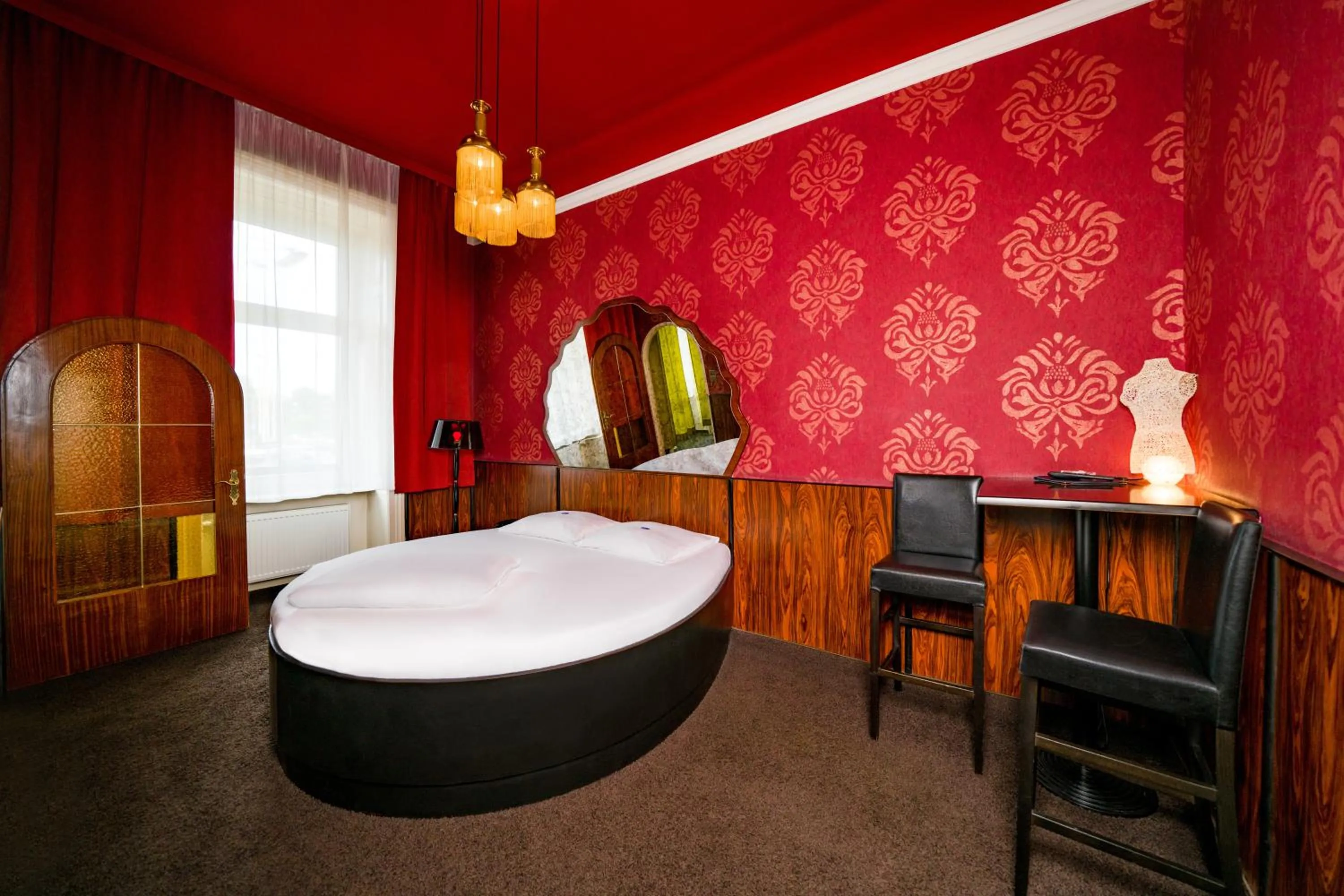 Bedroom, Bed in Hotel Goldene Spinne