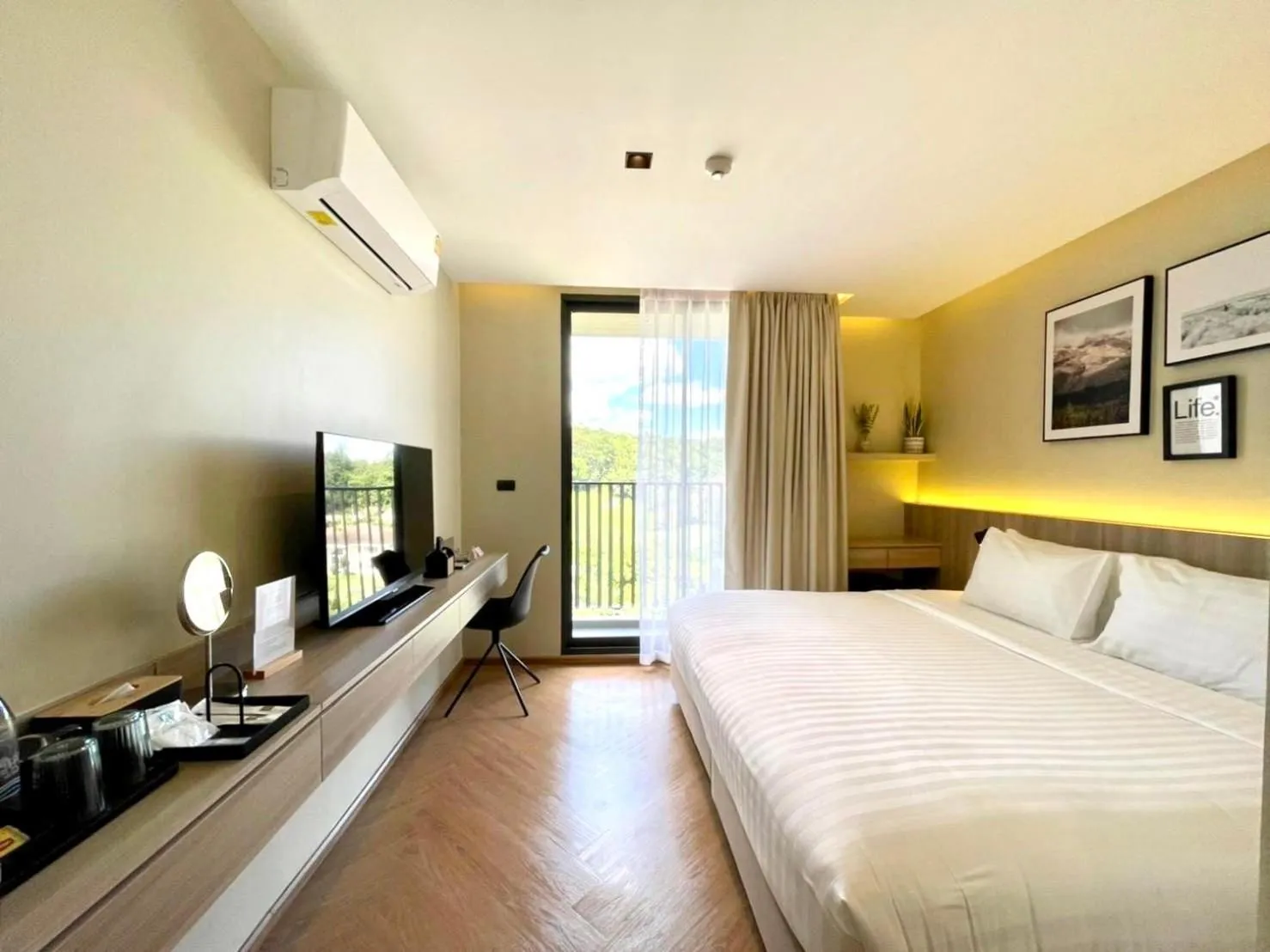 Property building, Bed in M2 Hotel Waterside