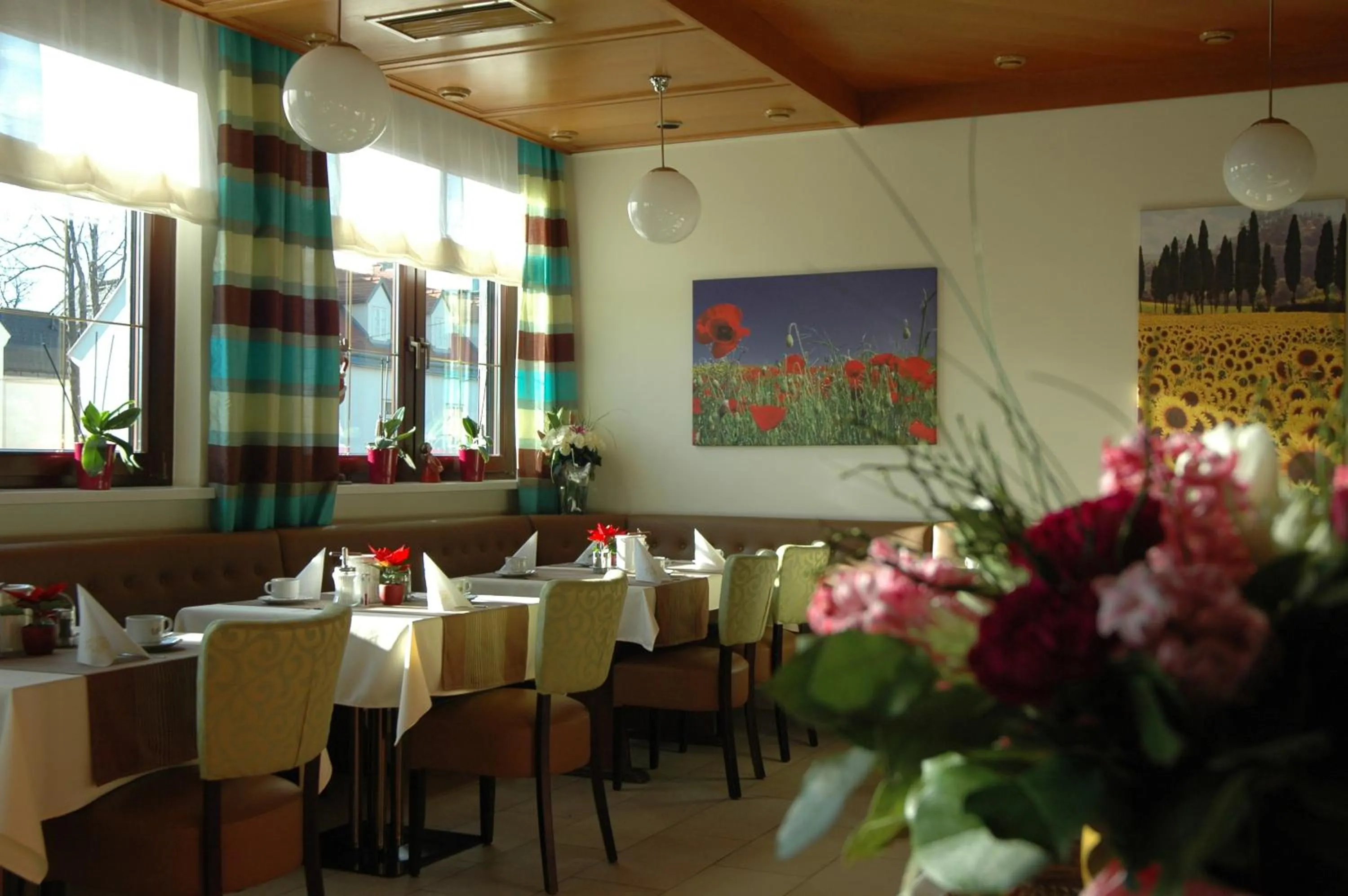 Restaurant/places to eat in Pension Weber