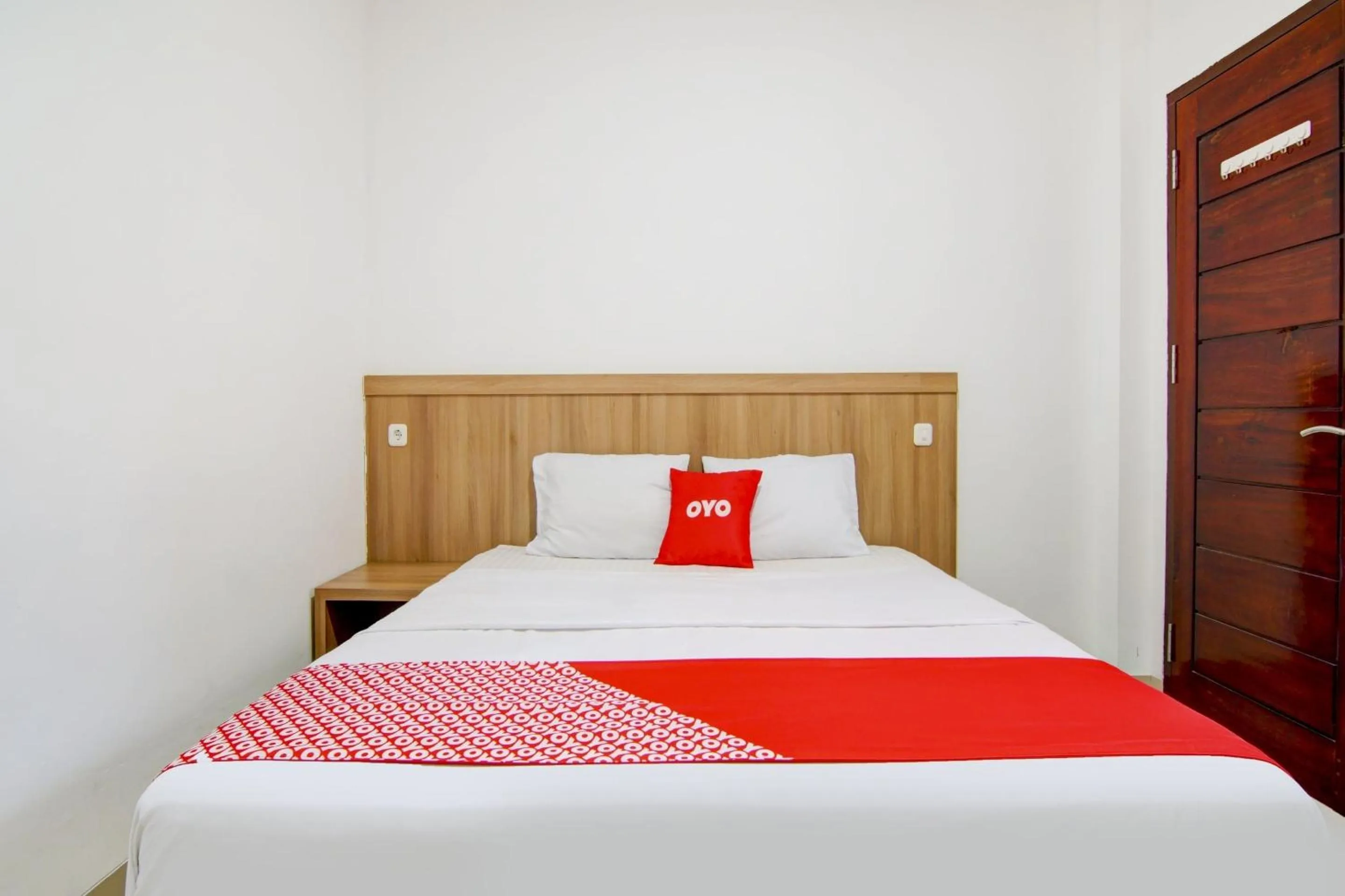 Bedroom in OYO 90233 The Shine Residence