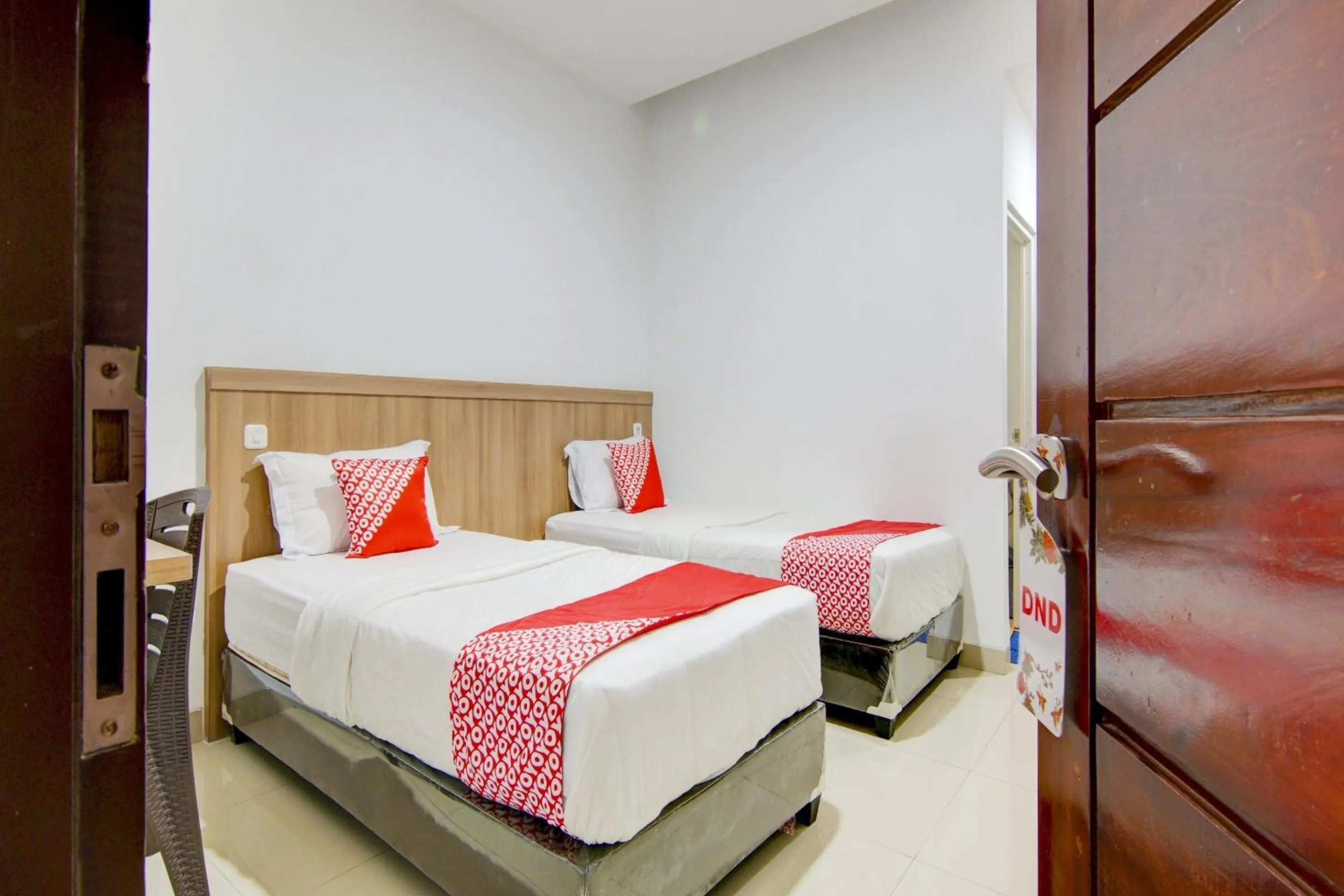 Bedroom in OYO 90233 The Shine Residence