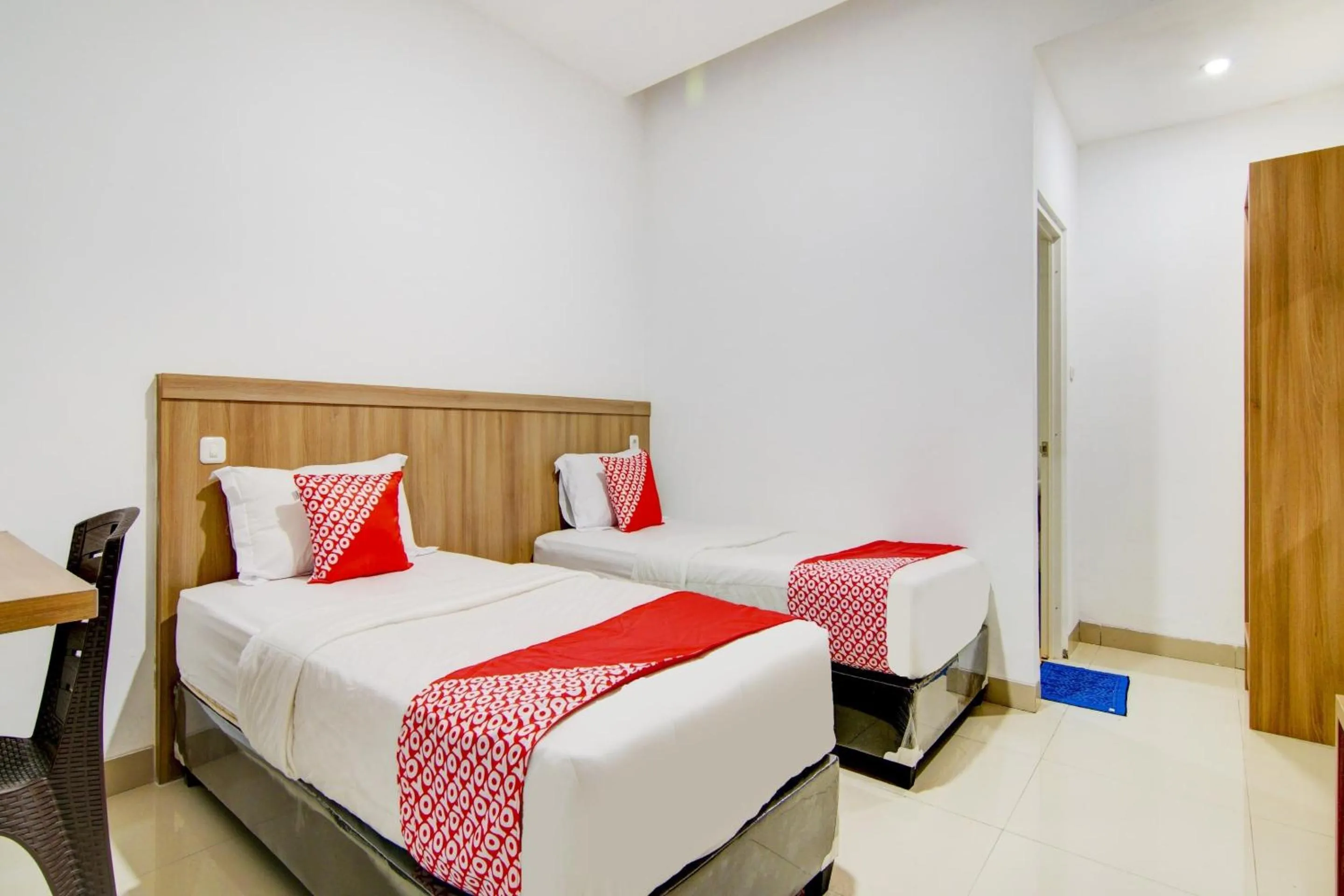 Bedroom in OYO 90233 The Shine Residence