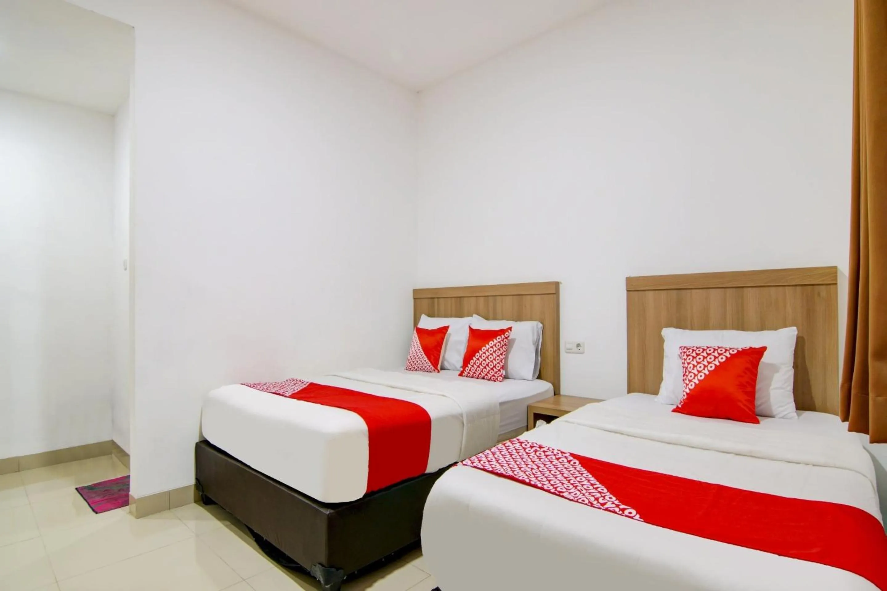 Bedroom in OYO 90233 The Shine Residence