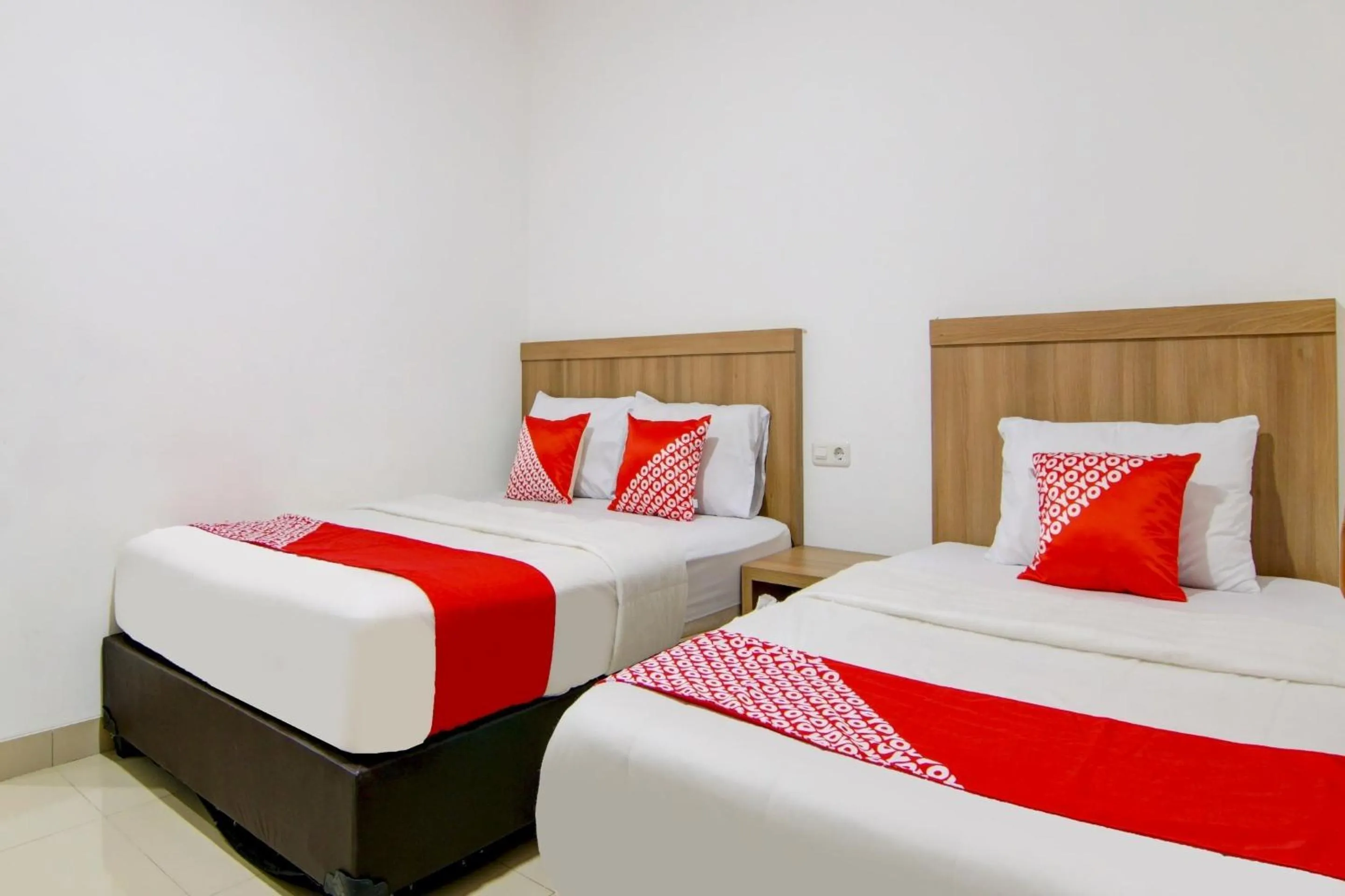 Bedroom in OYO 90233 The Shine Residence