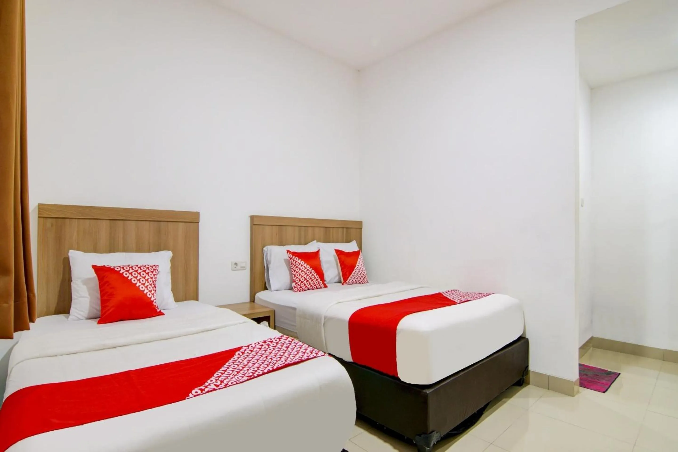 Bedroom in OYO 90233 The Shine Residence