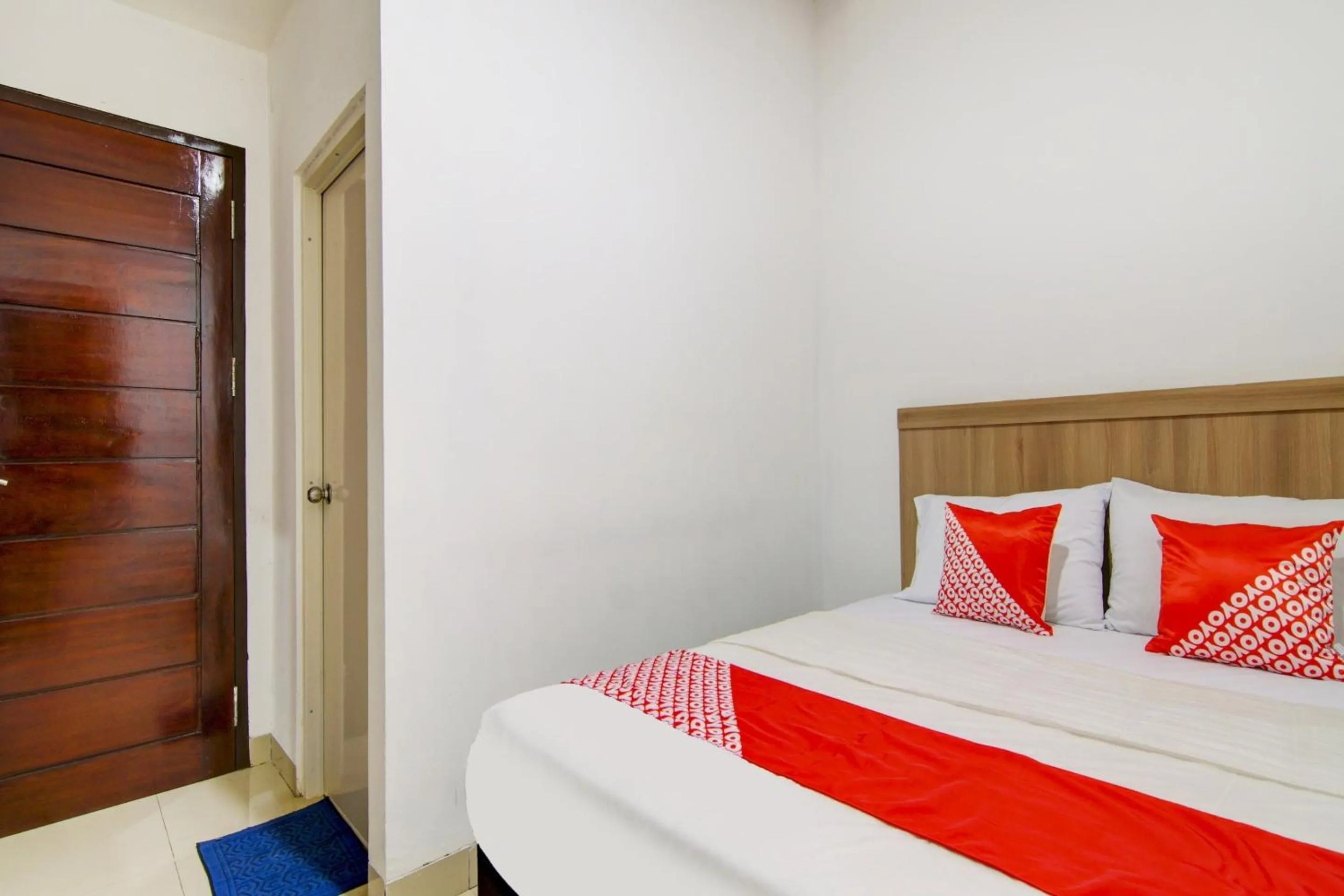 Bedroom in OYO 90233 The Shine Residence