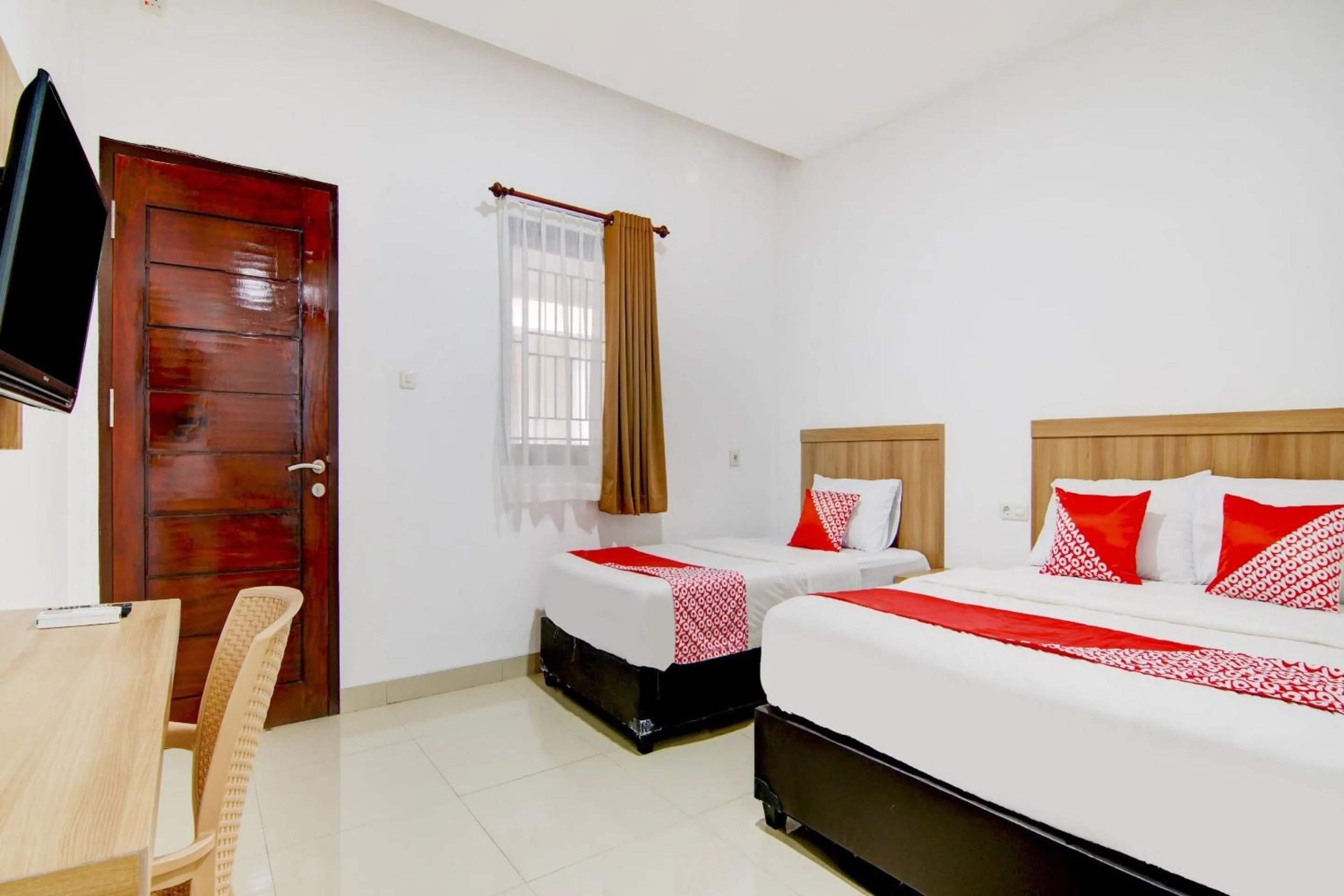 Bedroom in OYO 90233 The Shine Residence