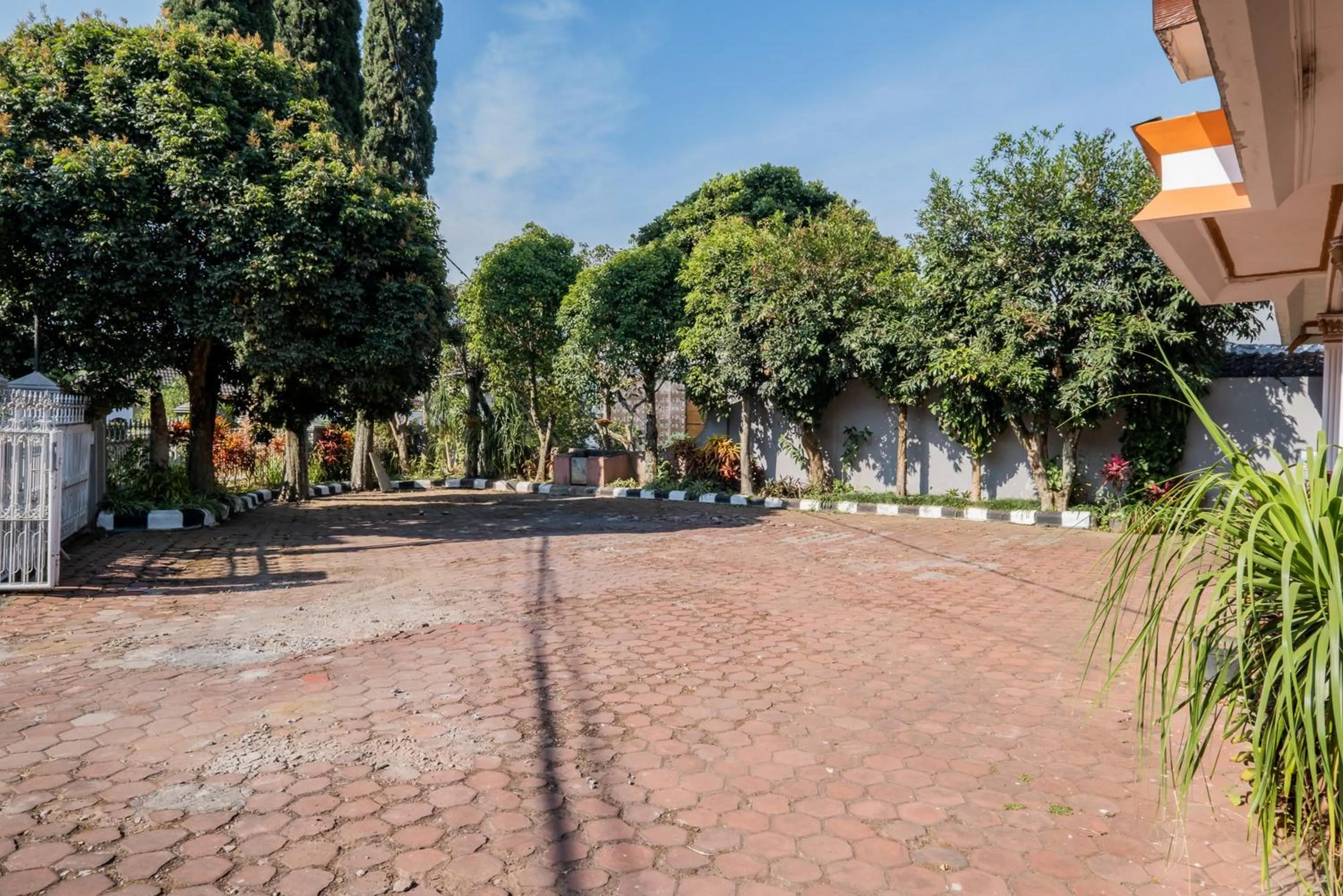 Day in Palereman Hotel RedPartner near Jatim Park 1