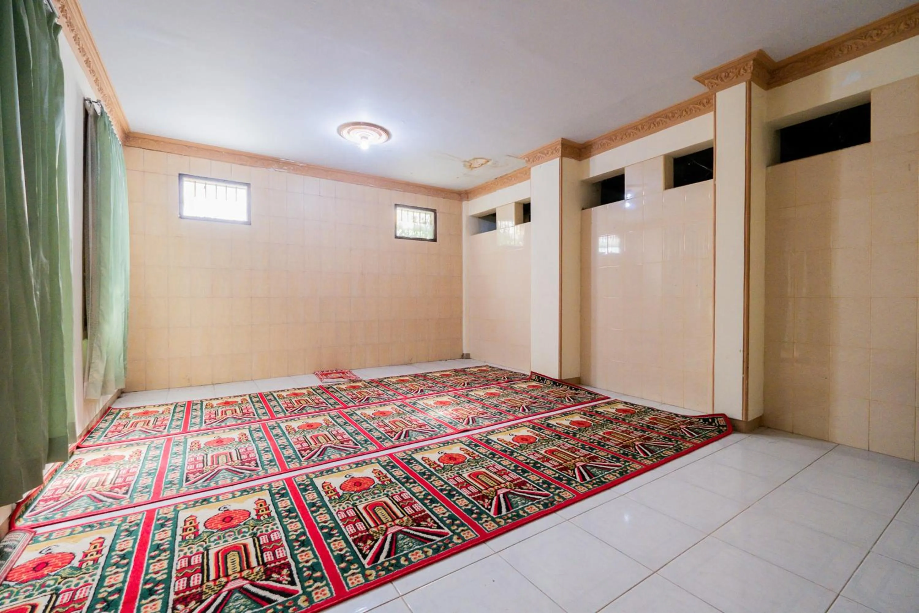 Area and facilities, Bed in Palereman Hotel RedPartner near Jatim Park 1