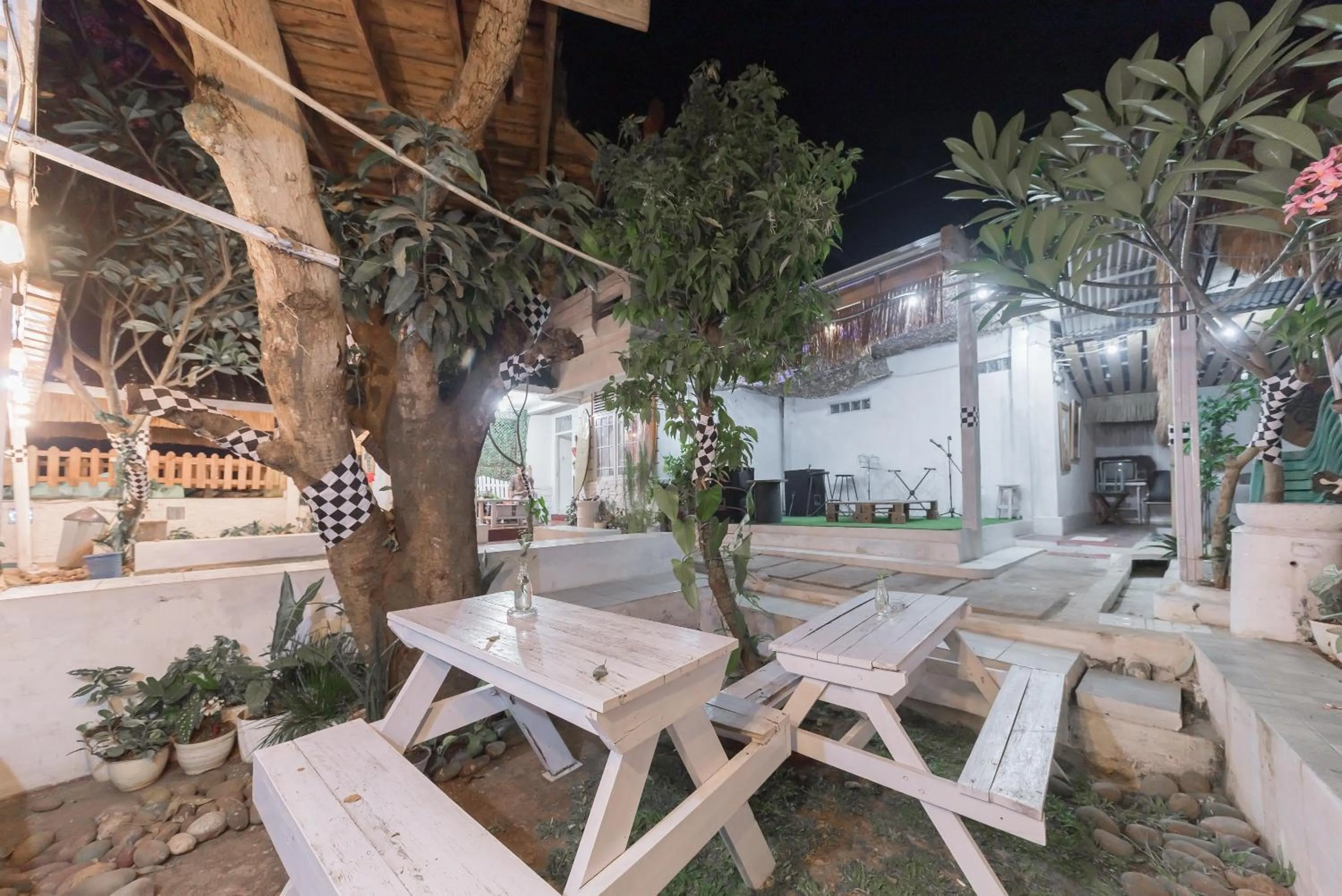 Property building in RedDoorz near Terminal Pasir Hayam Cianjur