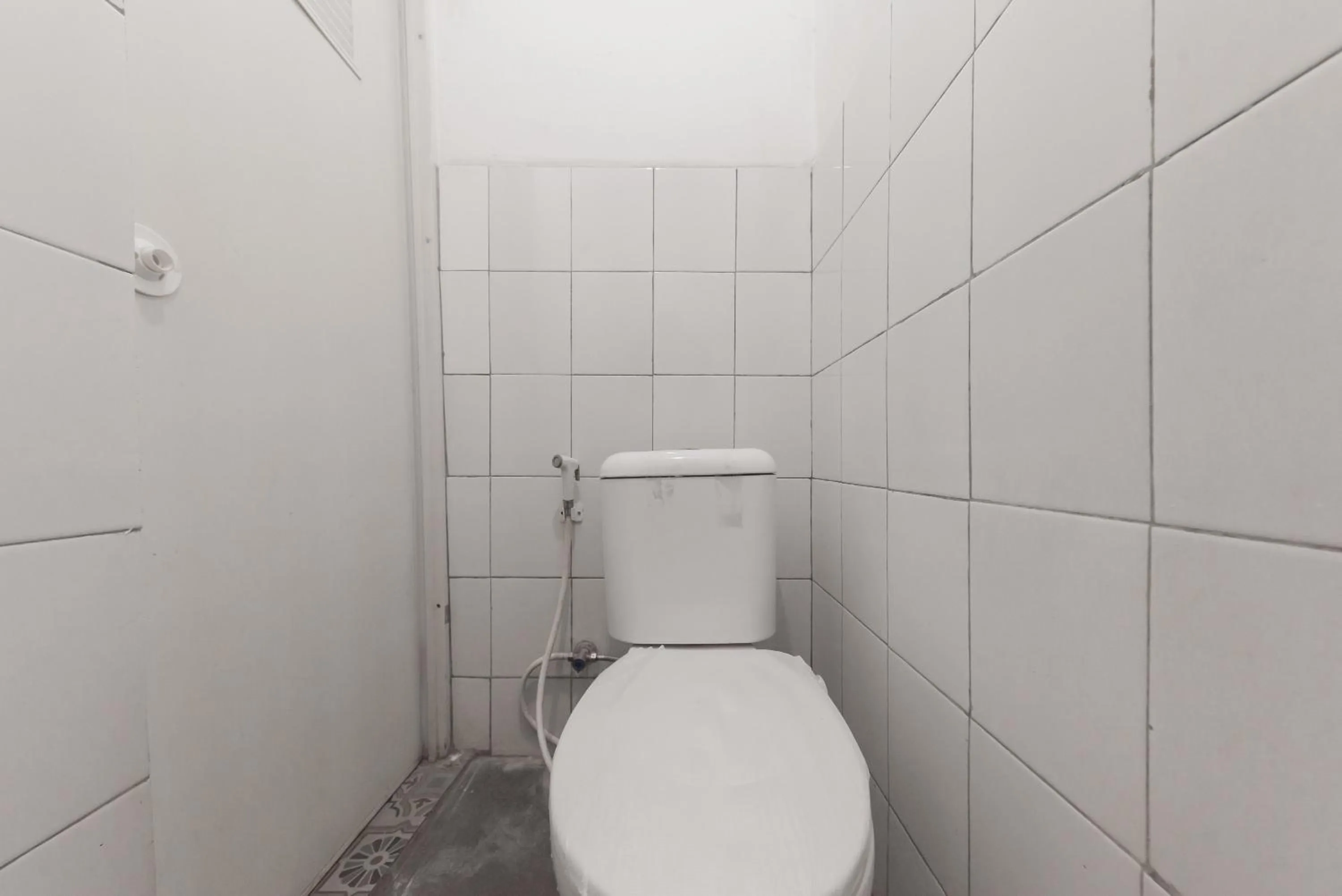 Bathroom in RedDoorz near Terminal Pasir Hayam Cianjur