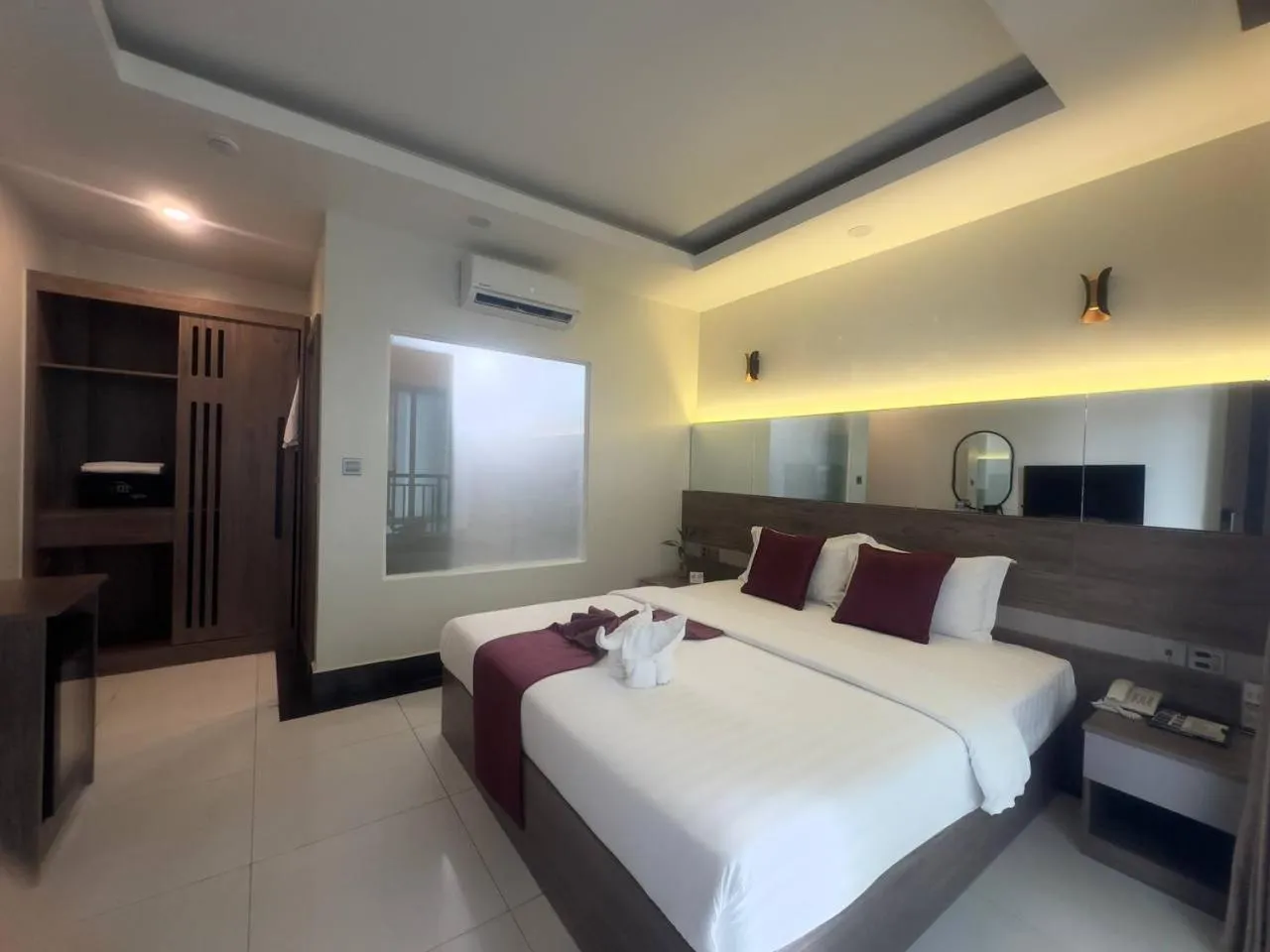 Bed in Twin Hotel Kampot