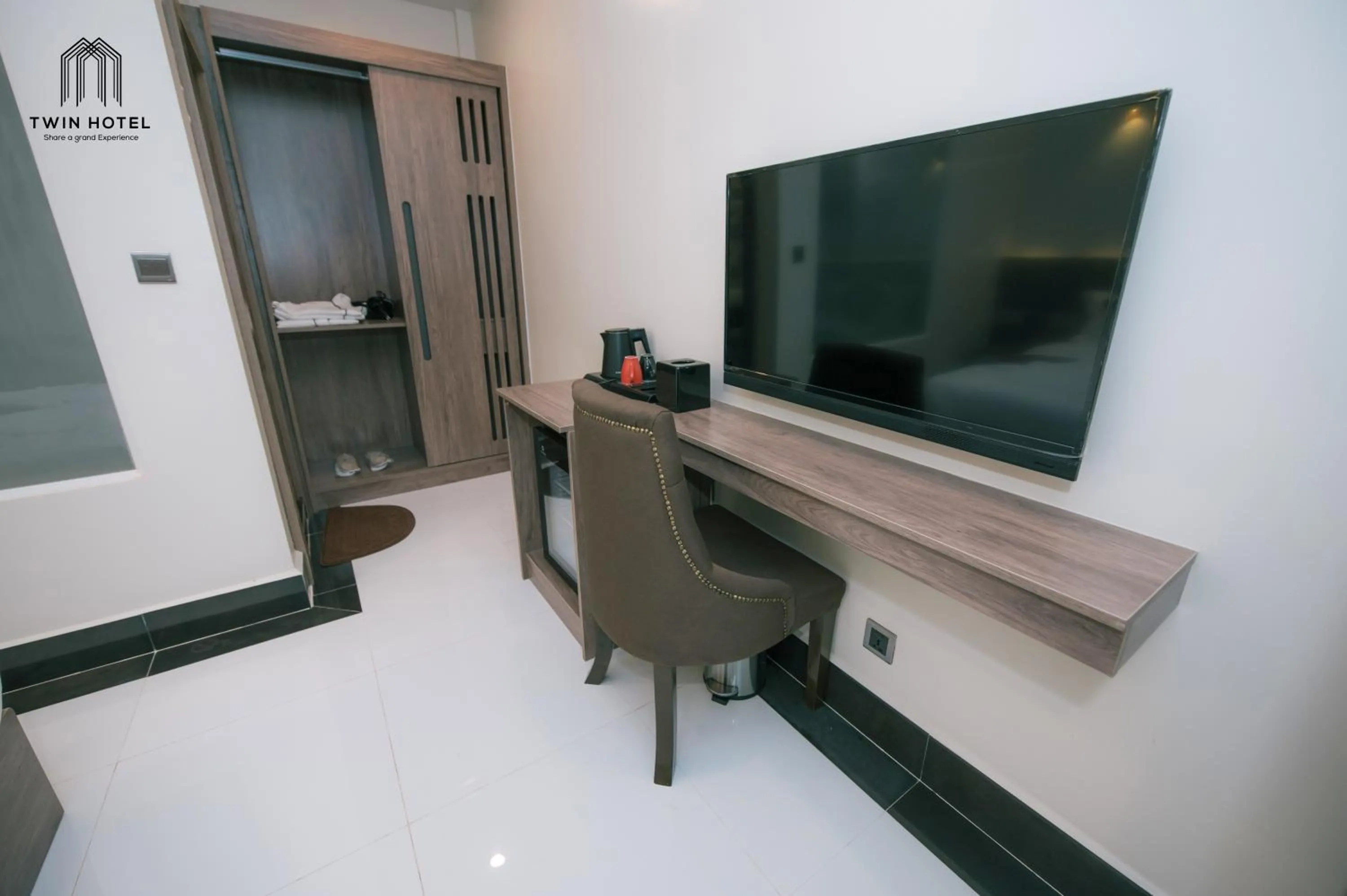 Communal lounge/ TV room in Twin Hotel Kampot