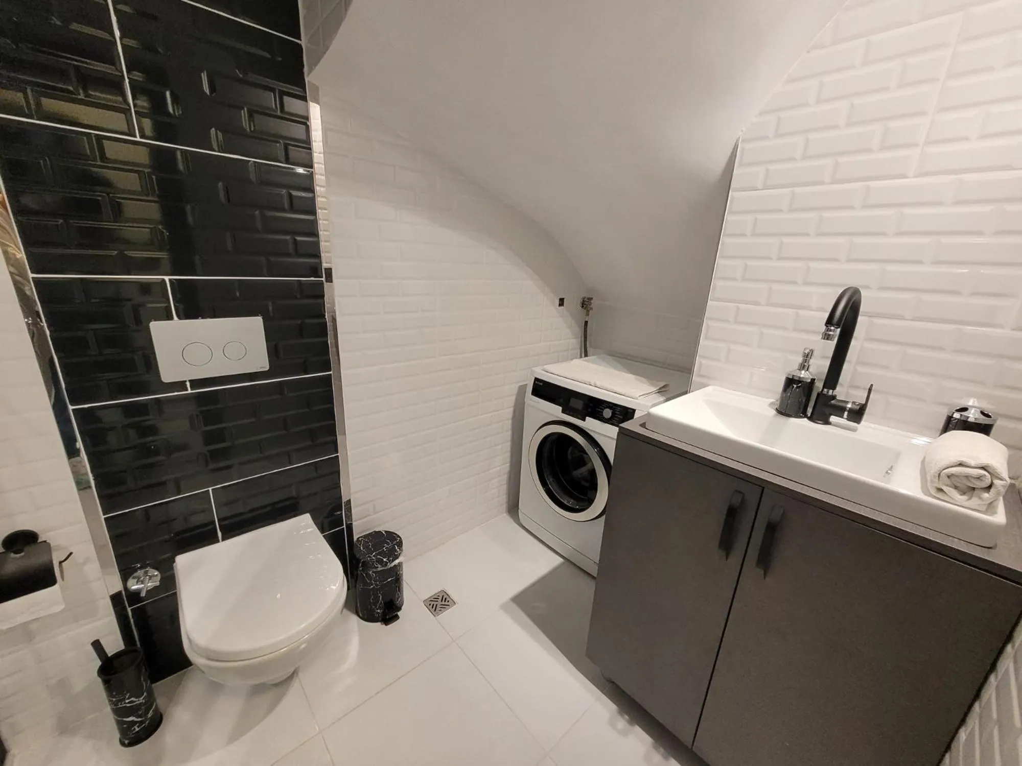 Shower in The U HOMES APART