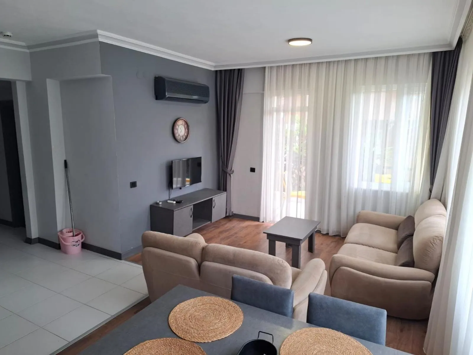 TV and multimedia in The U HOMES APART