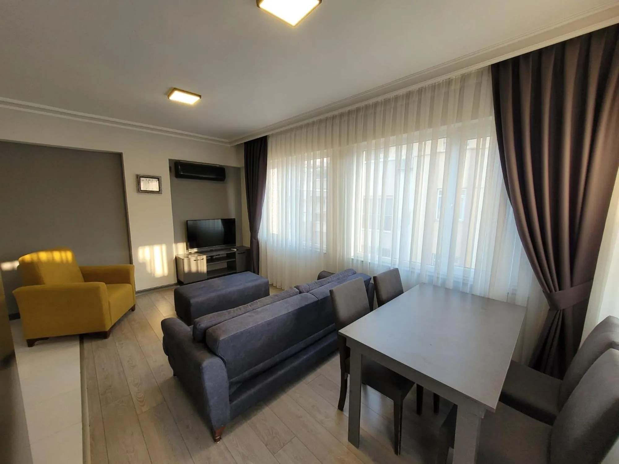 Communal lounge/ TV room in The U HOMES APART